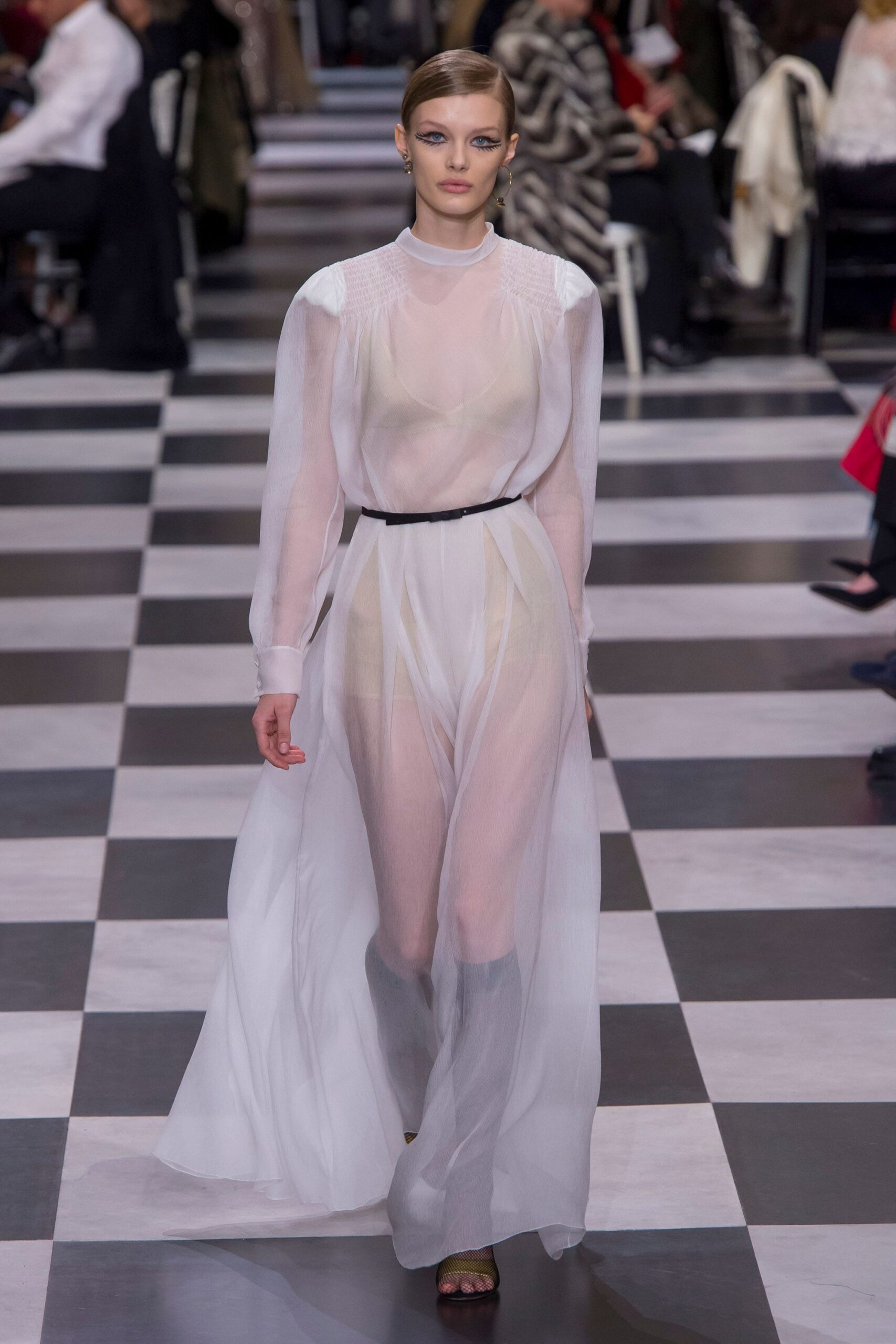Christian Dior S/S 18 Couture Look 694
