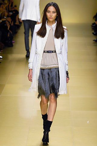 Burberry S/S 08 Look 60