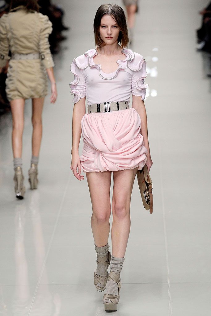 Burberry S/S 10 Look 21