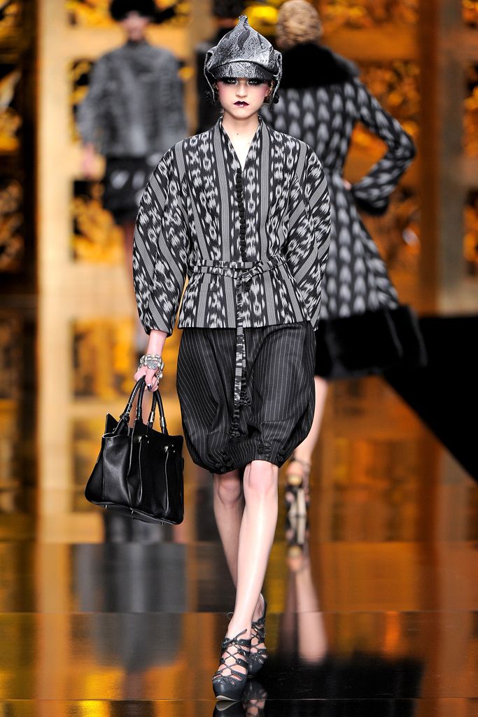 Christian Dior F/W 09 Look 16