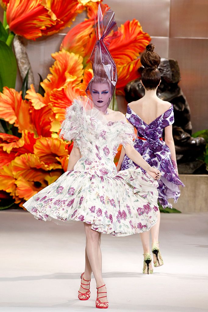 Christian Dior F/W 10 Couture Look 76