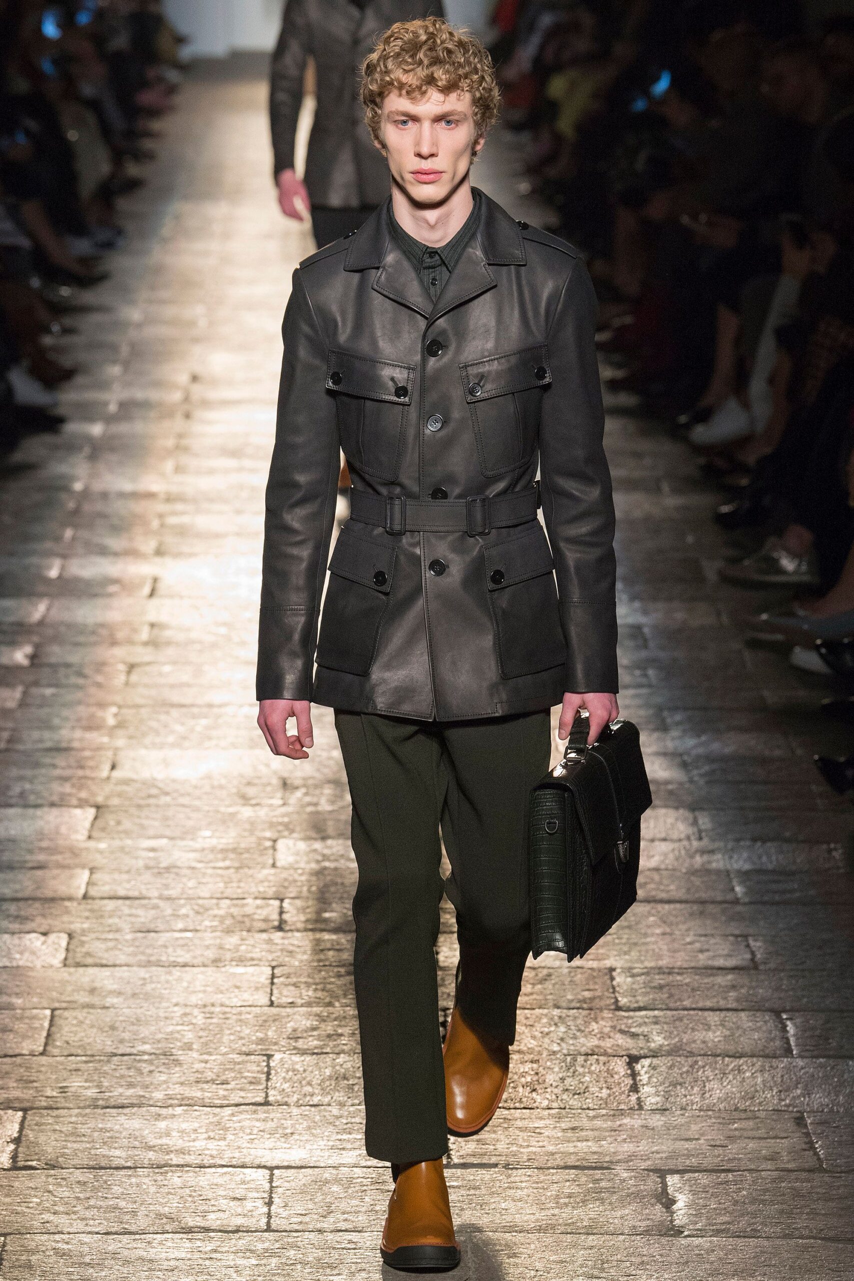 Bottega Veneta F/W 17 Look 369