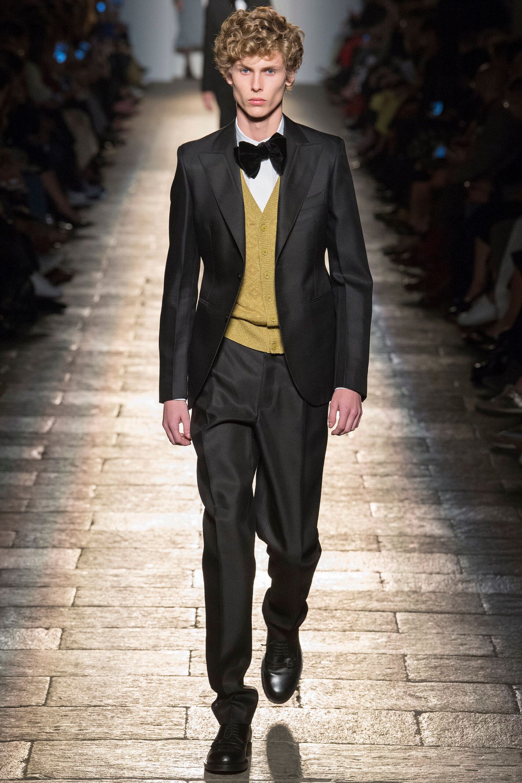 Bottega Veneta F/W 17 Look 503