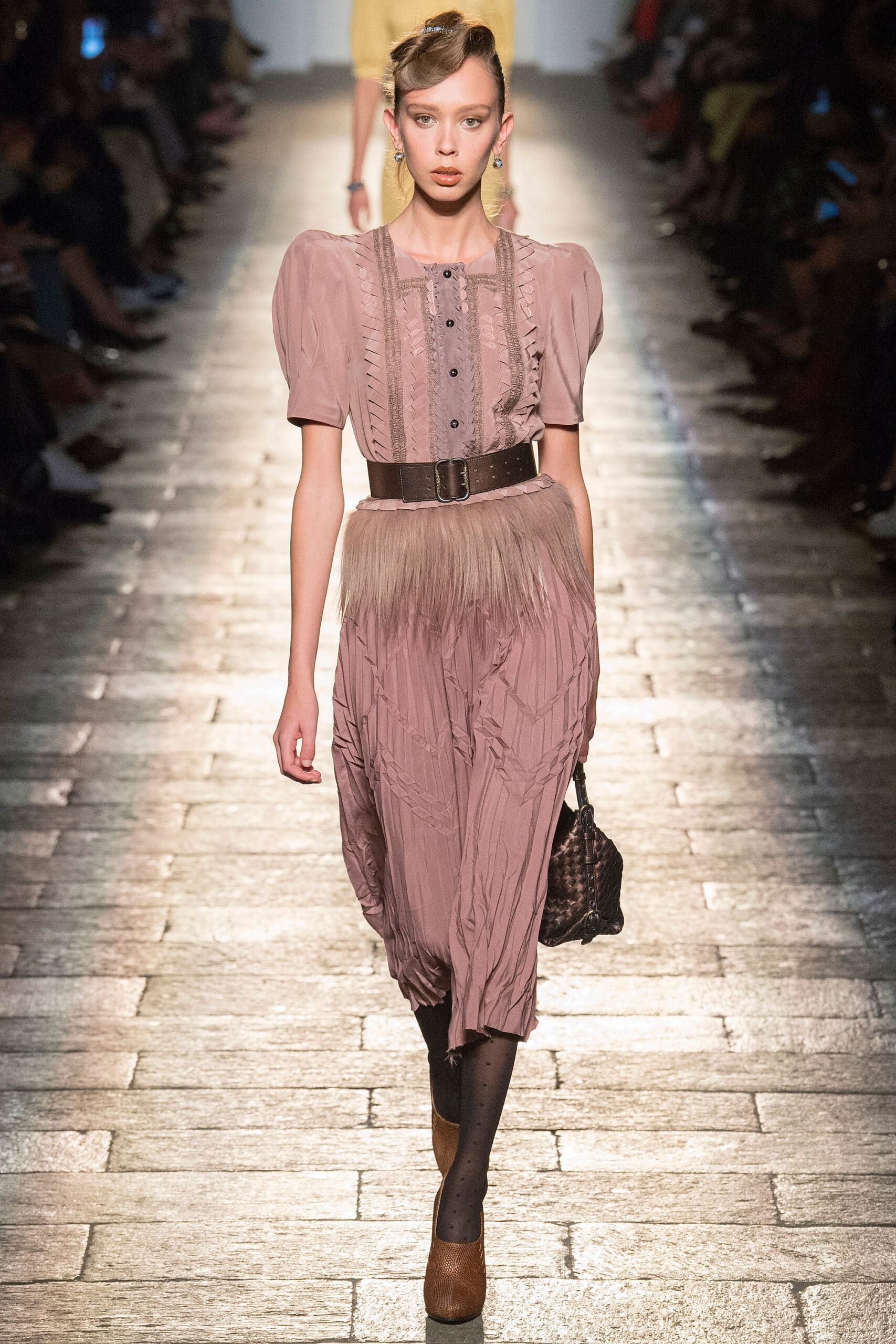 Bottega Veneta F/W 17 Look 538