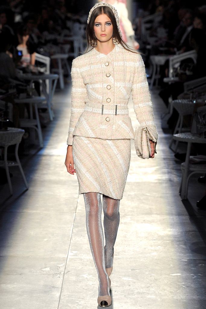 Chanel F/W 12 Couture Look 135