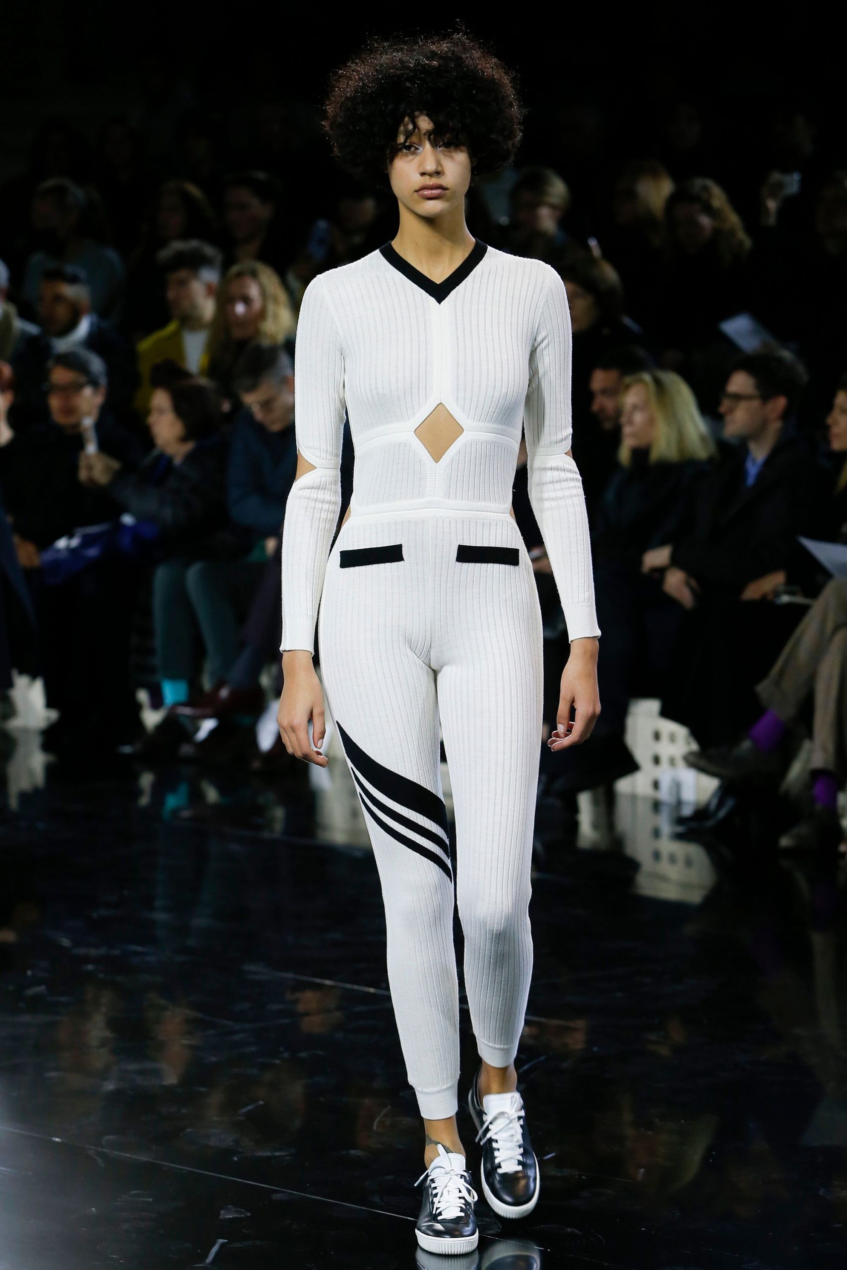 Courrèges F/W 16 Look 7