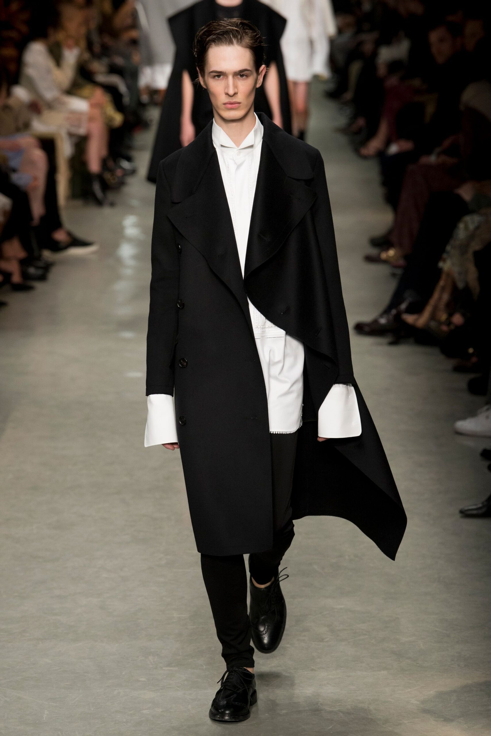 Burberry S/S 17 Look 671