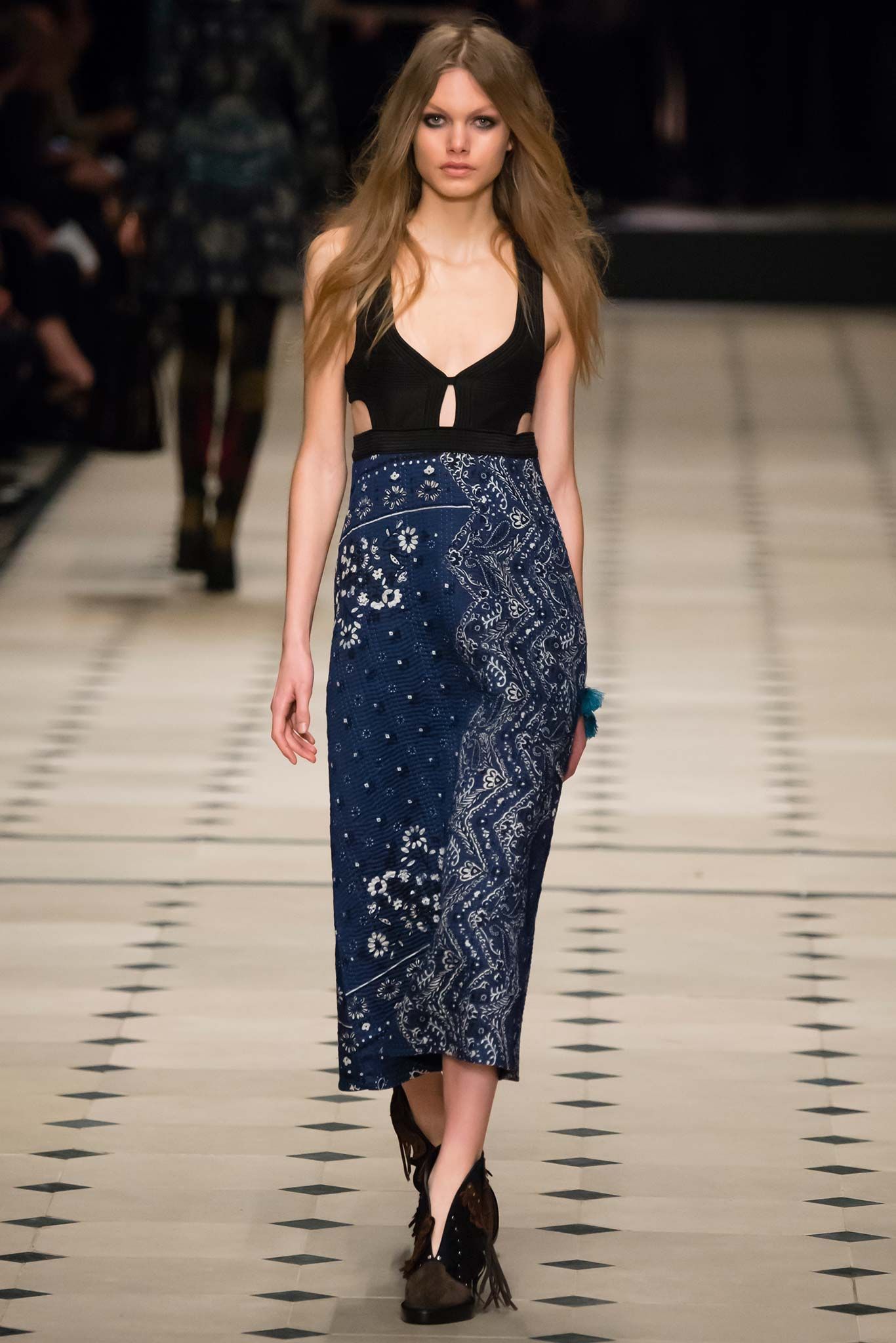 Burberry F/W 15 Look 203
