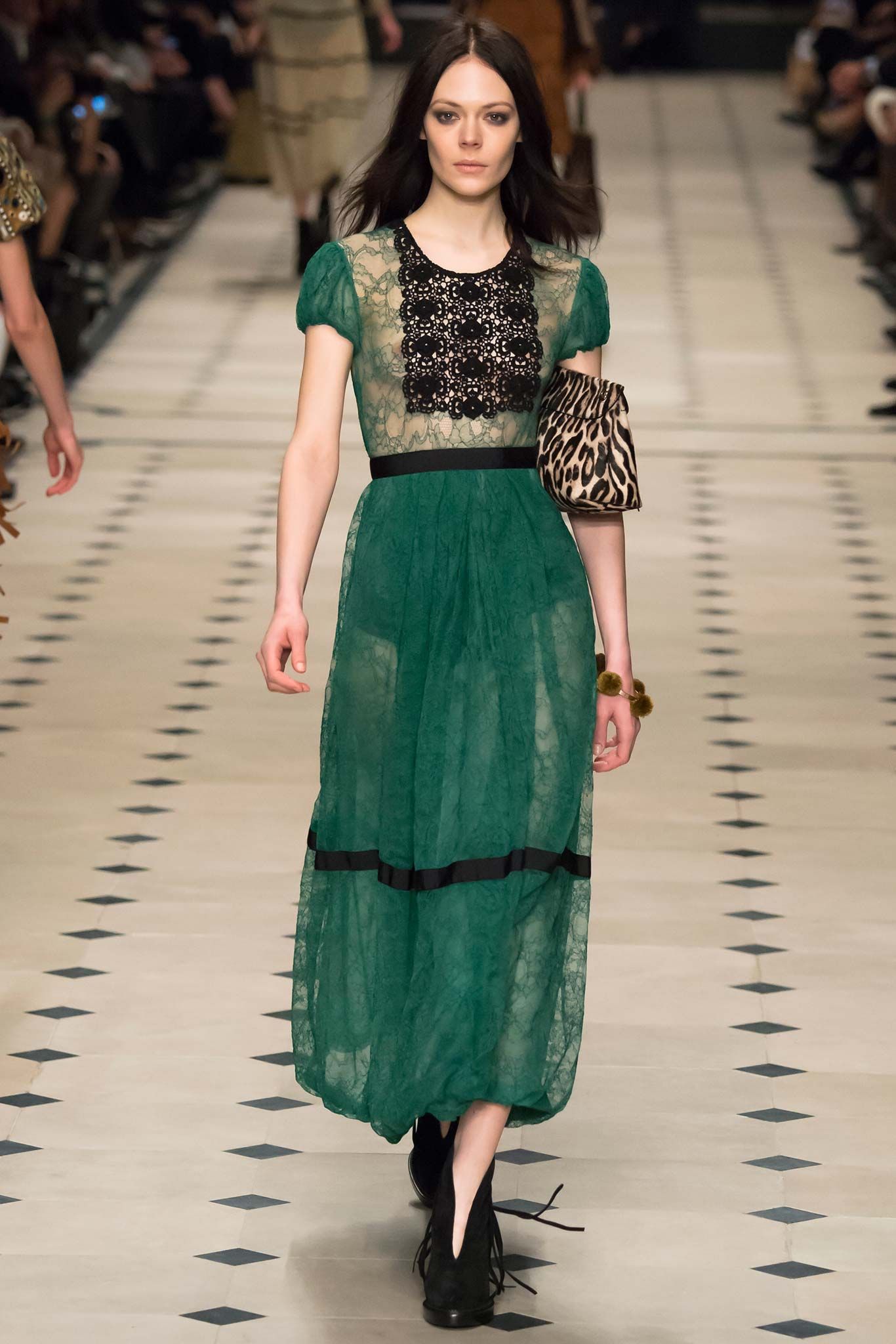 Burberry F/W 15 Look 219