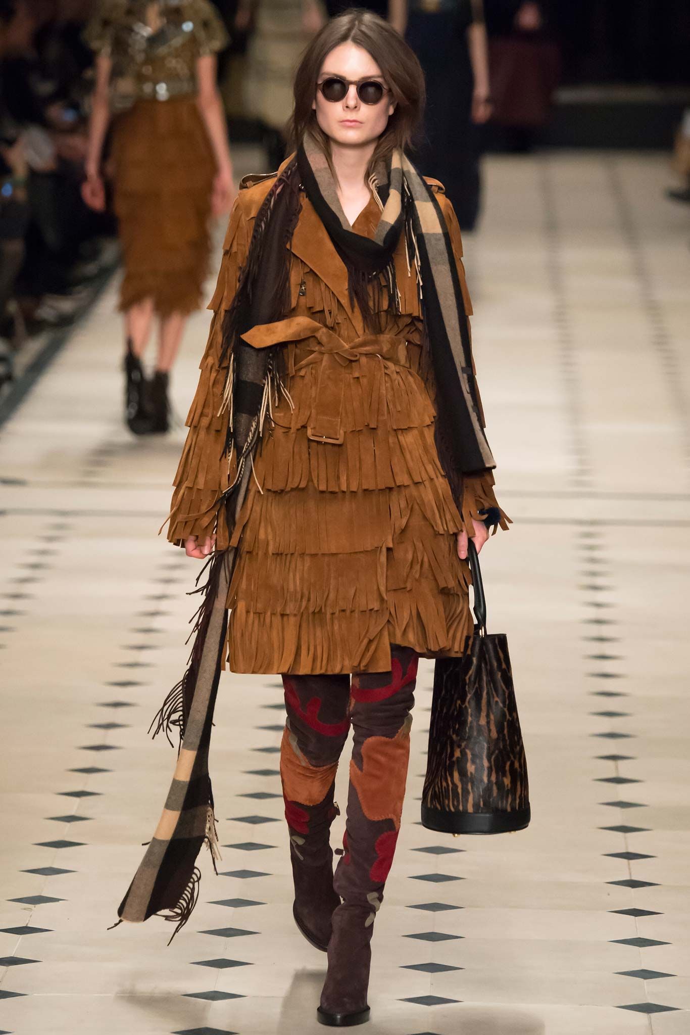 Burberry F/W 15 Look 222