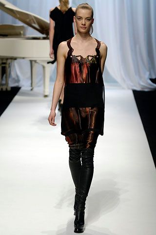 Chalayan F/W 06 Look 110