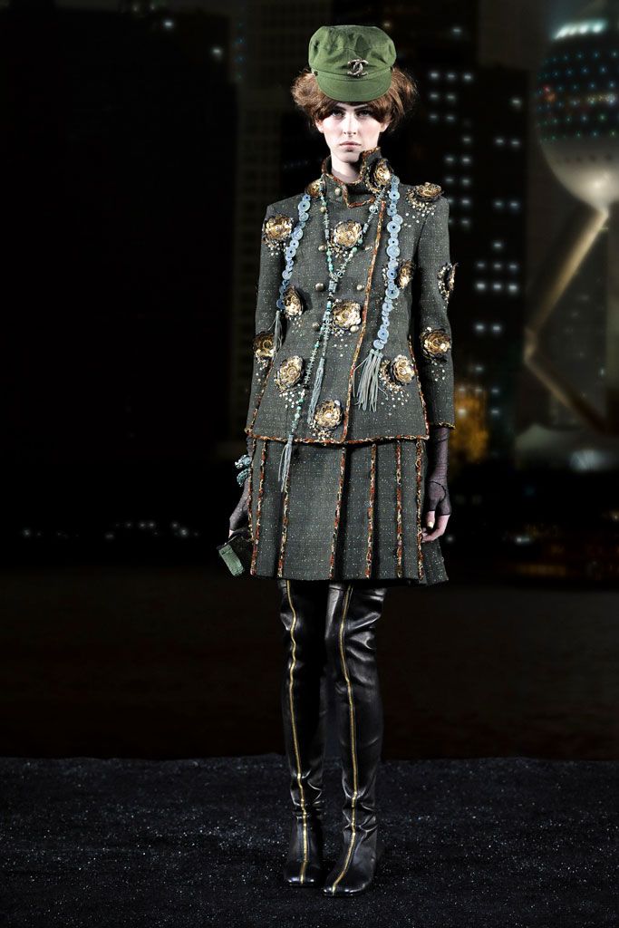 Chanel F/W 10 Look 335