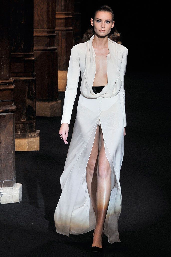 Chalayan S/S 10 Look 189