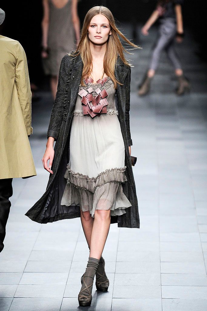 Burberry S/S 09 Look 144