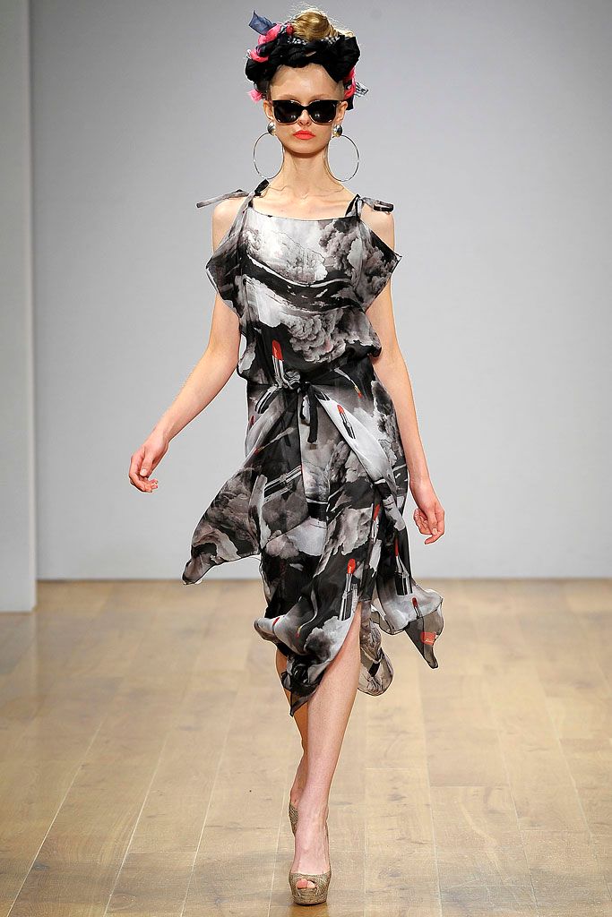 Danielle Scutt S/S 09 Look 5