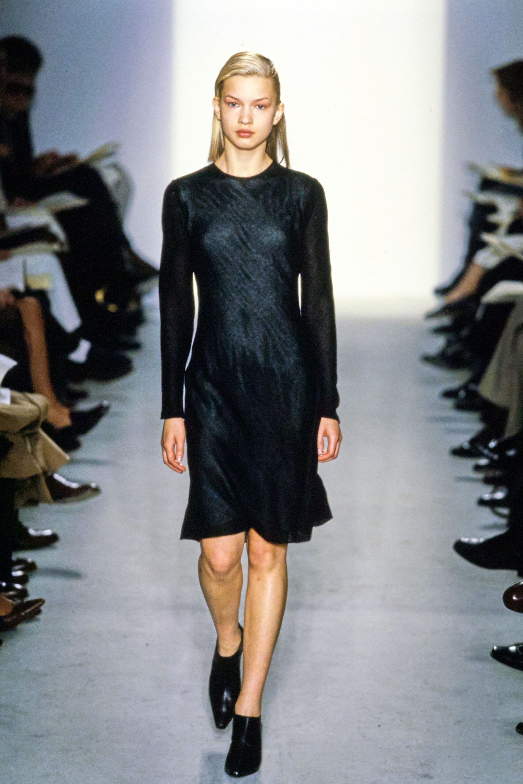 black long-sleeve shiny midi-dress