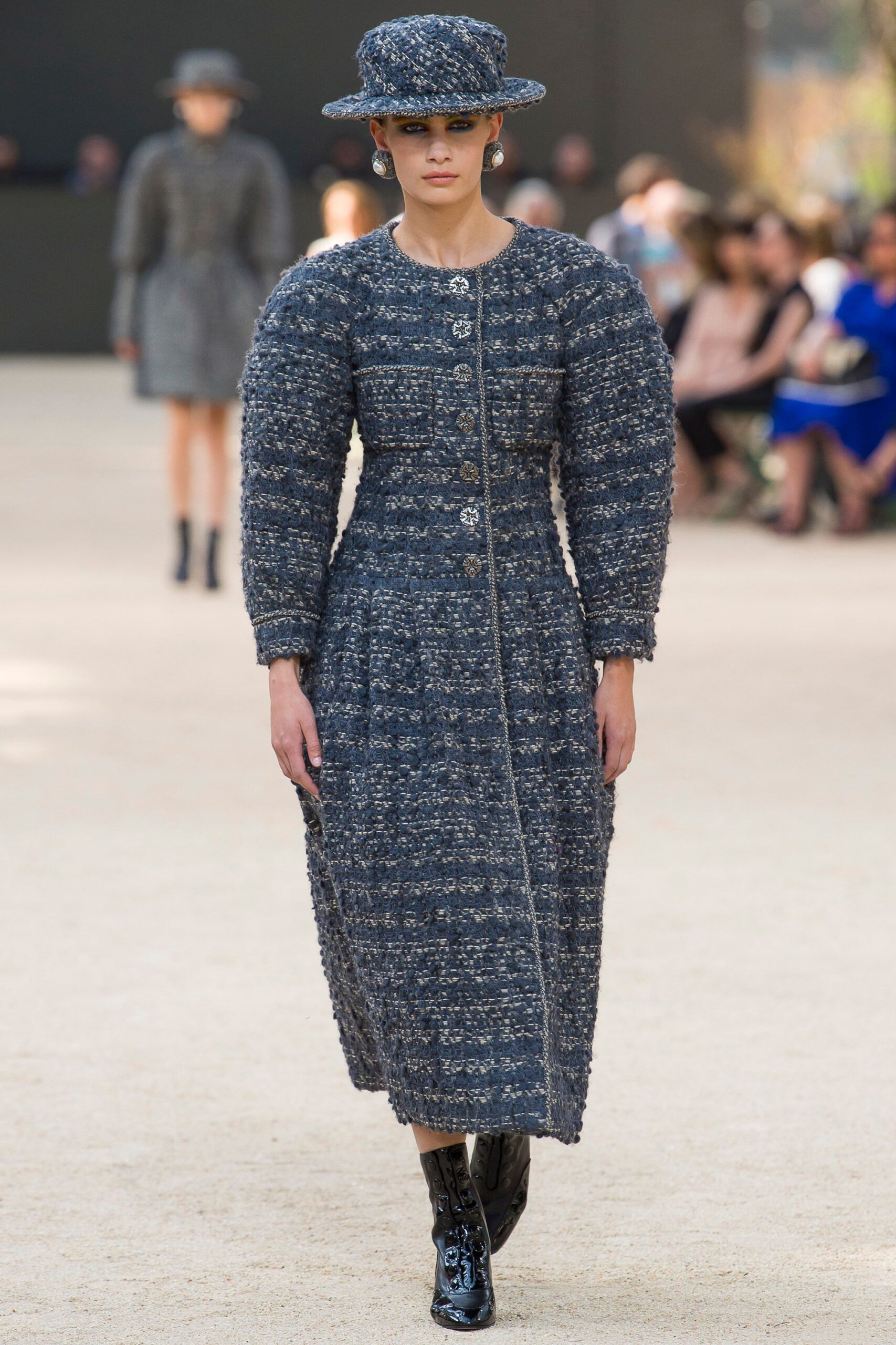 Chanel F/W 17 Couture Look 20