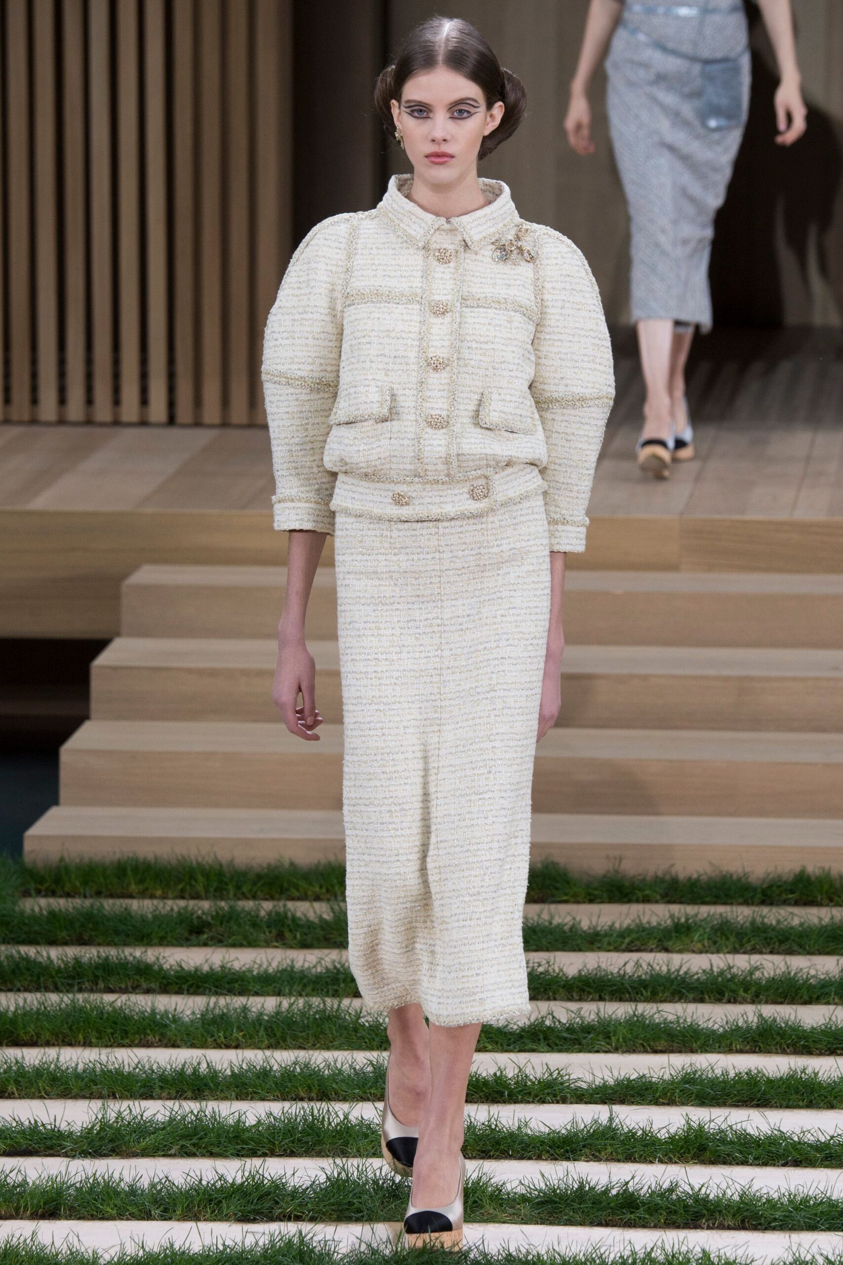 ivory tweed collared long-sleeve structured buttoned pockets jacket