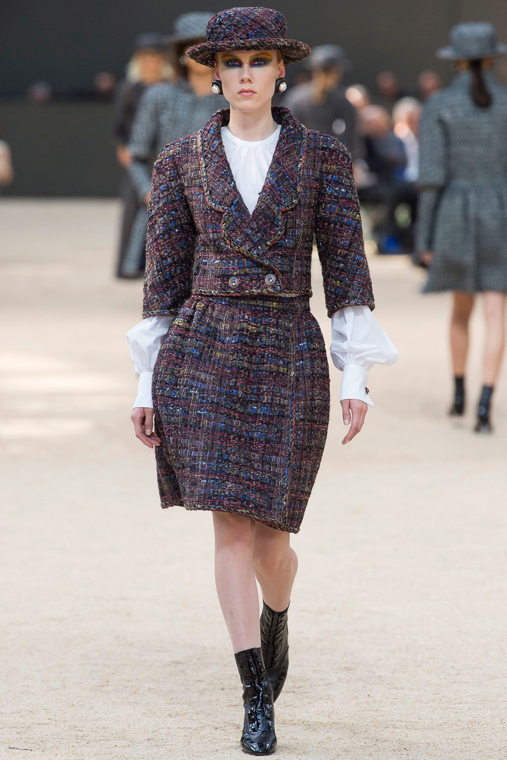 Chanel F/W 17 Couture Look 53