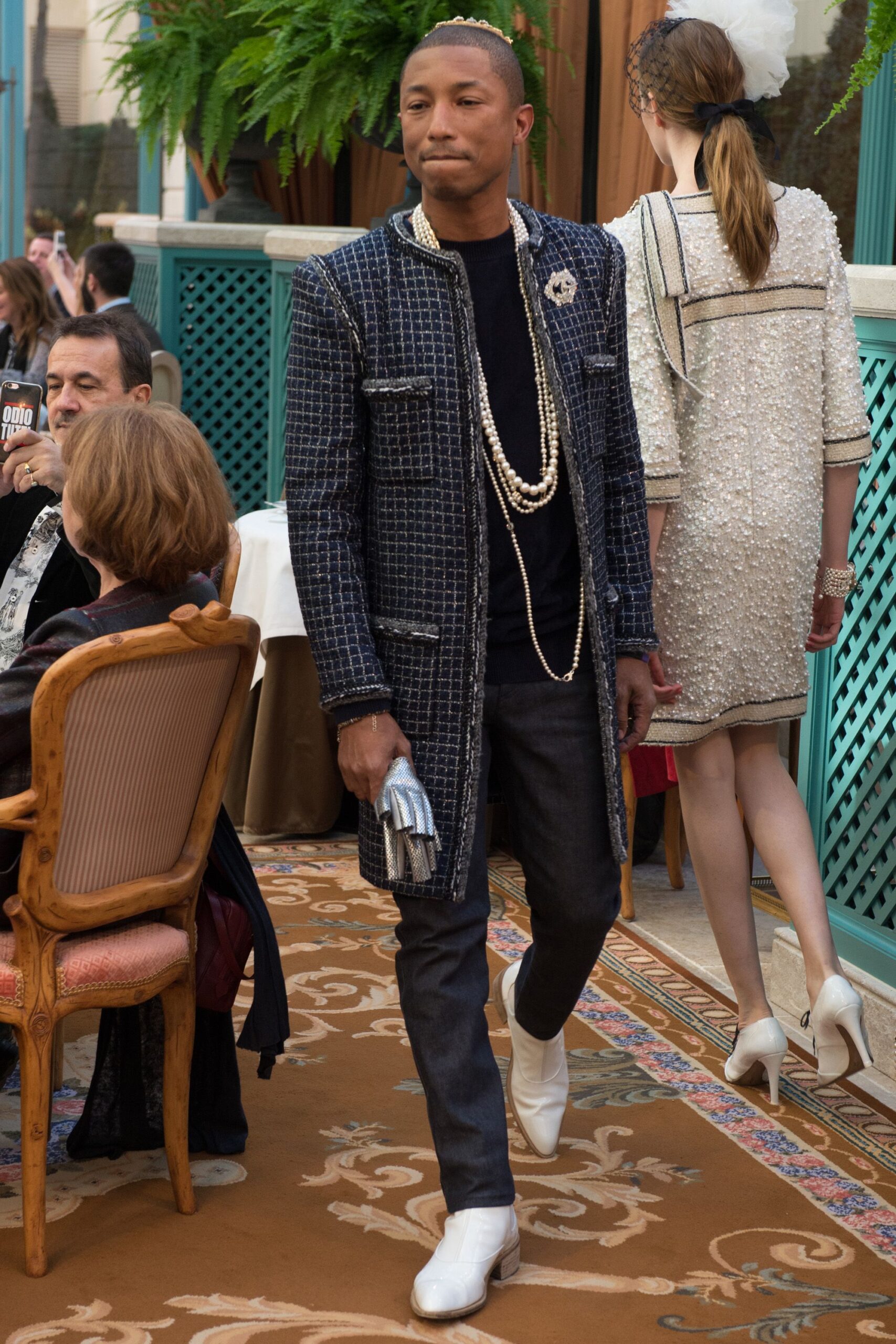 Chanel F/W 17 Look 260