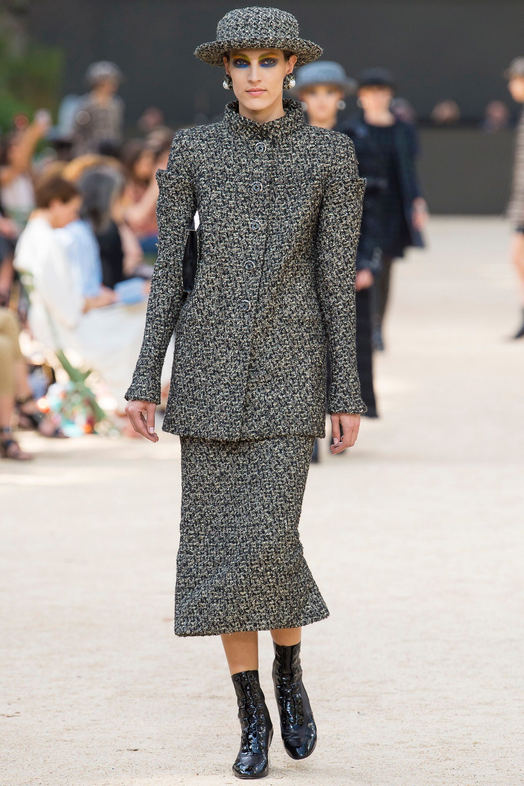 Chanel F/W 17 Couture Look 145