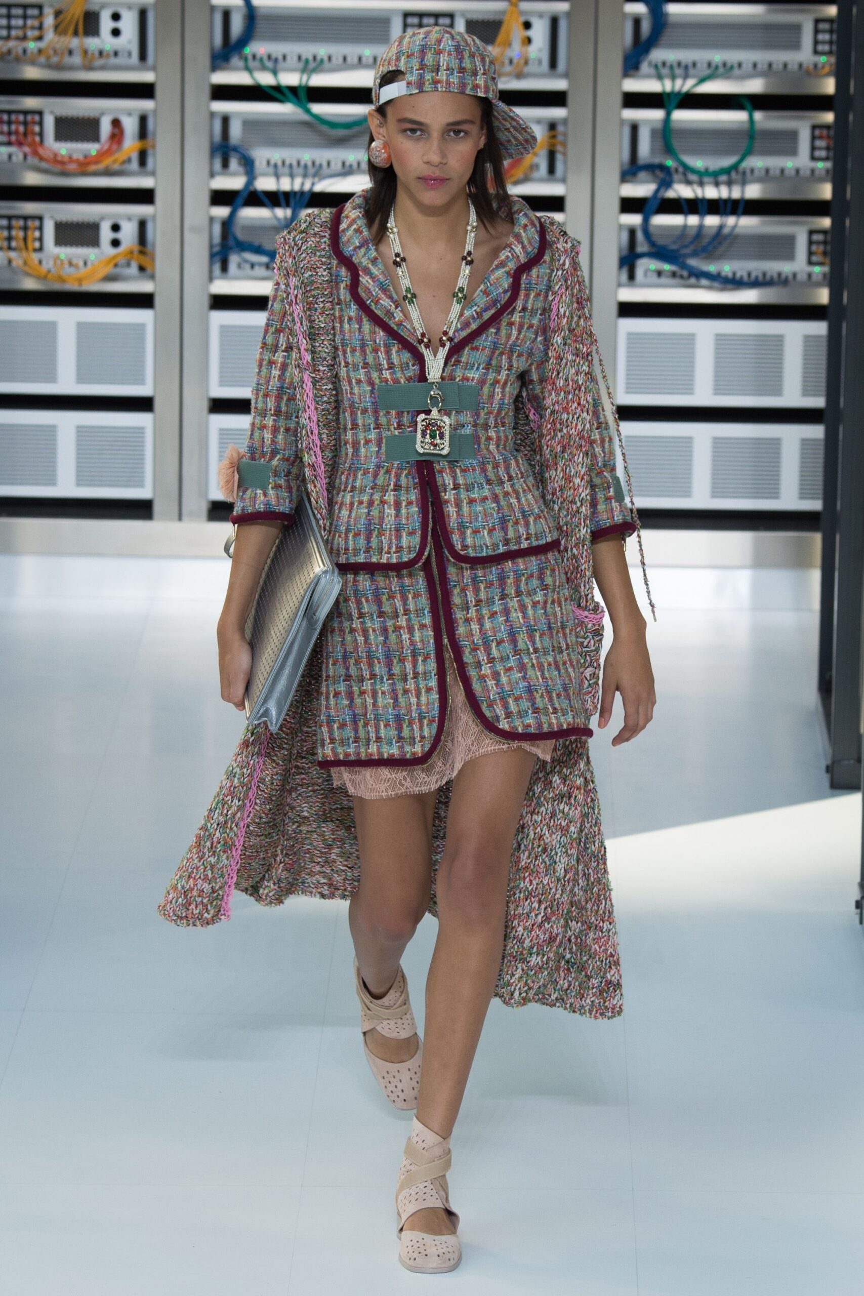 Chanel S/S 17 Look 124