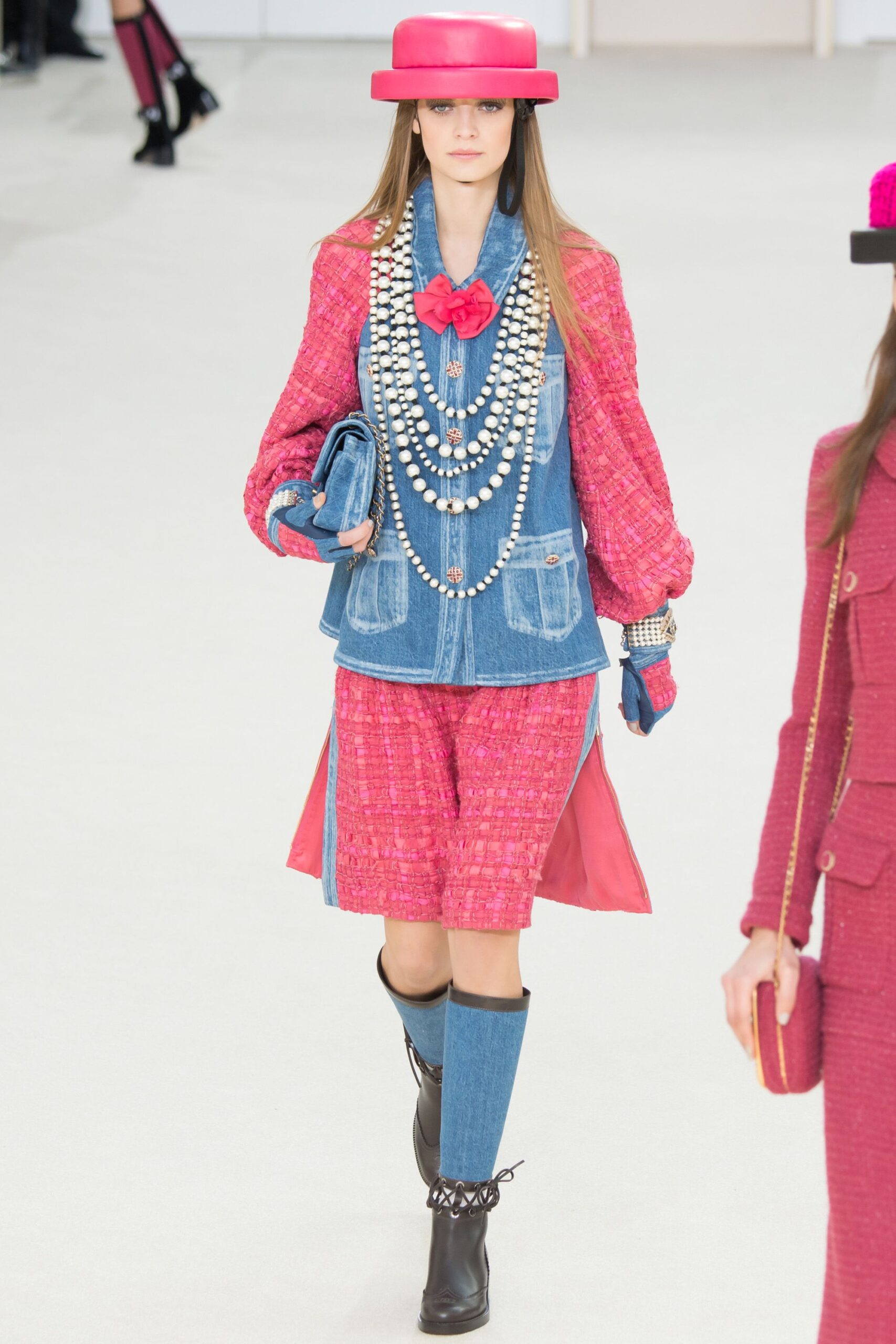 Chanel F/W 16 Look 97