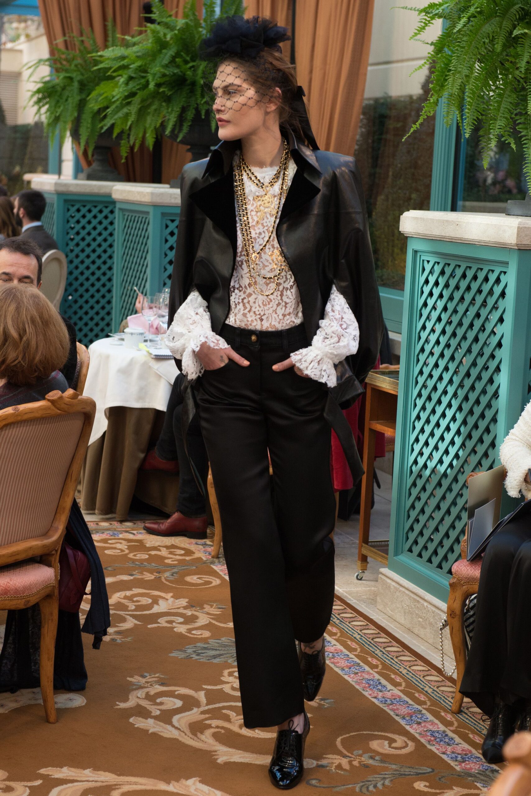 Chanel F/W 17 Look 340