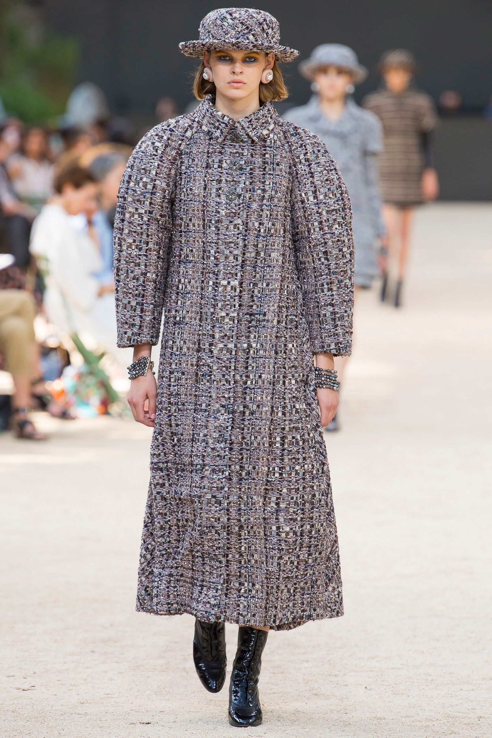 Chanel F/W 17 Couture Look 196