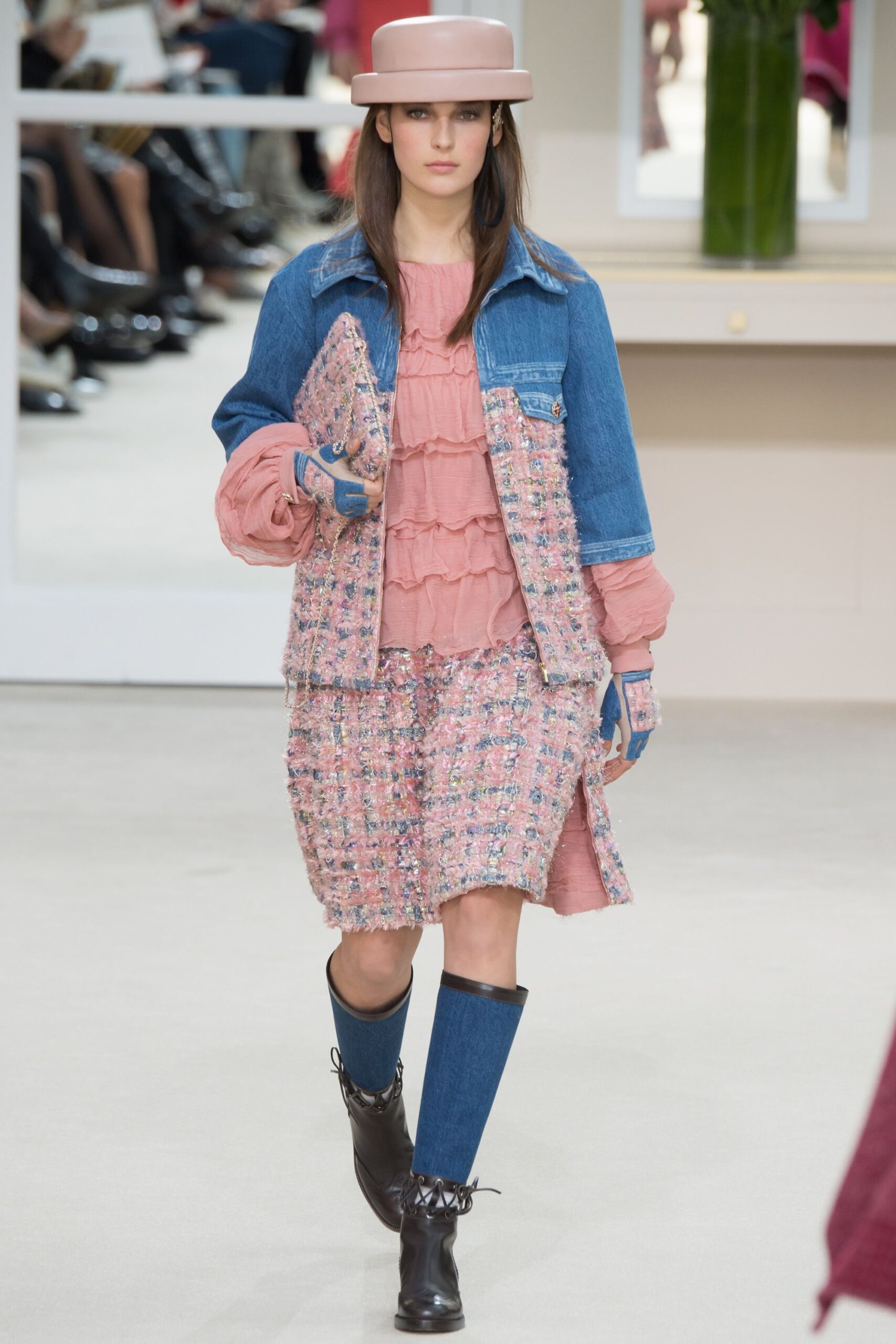 Chanel F/W 16 Look 143