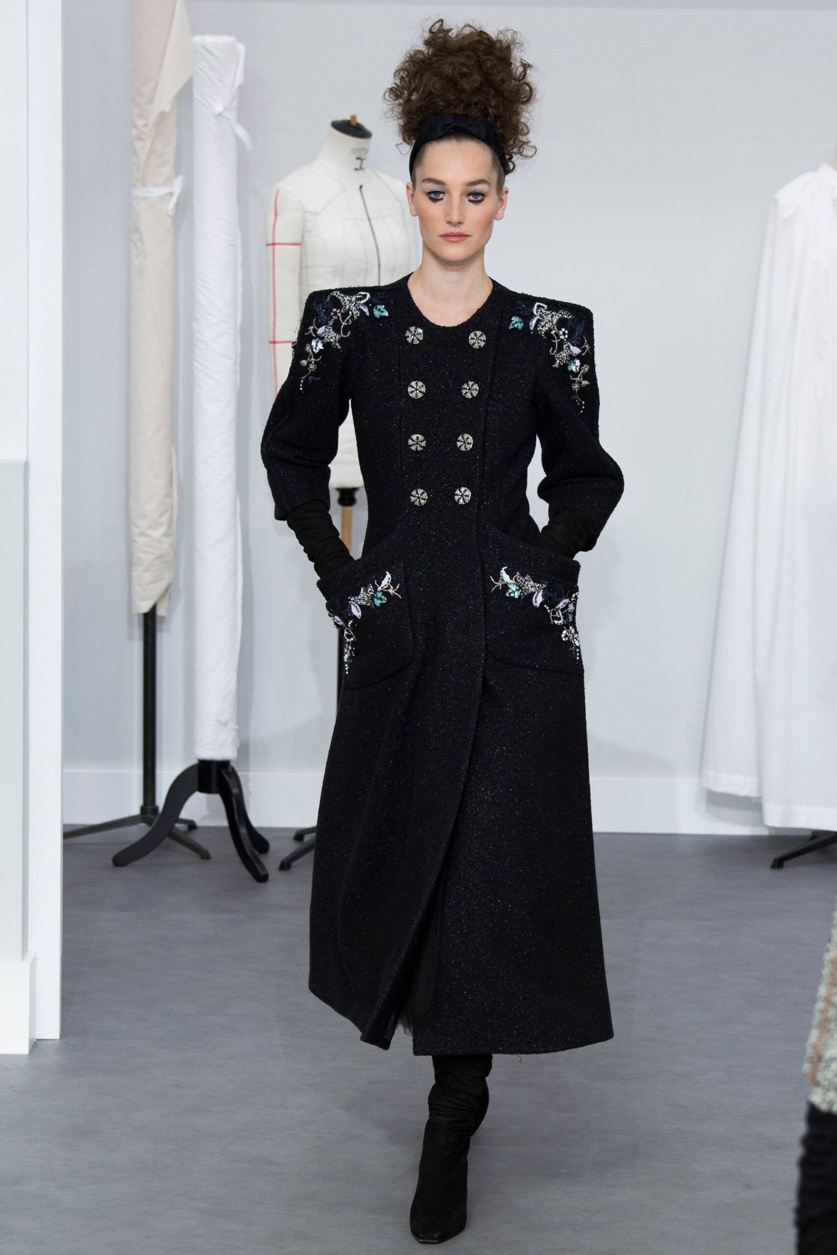 Chanel F/W 16 Couture Look 230