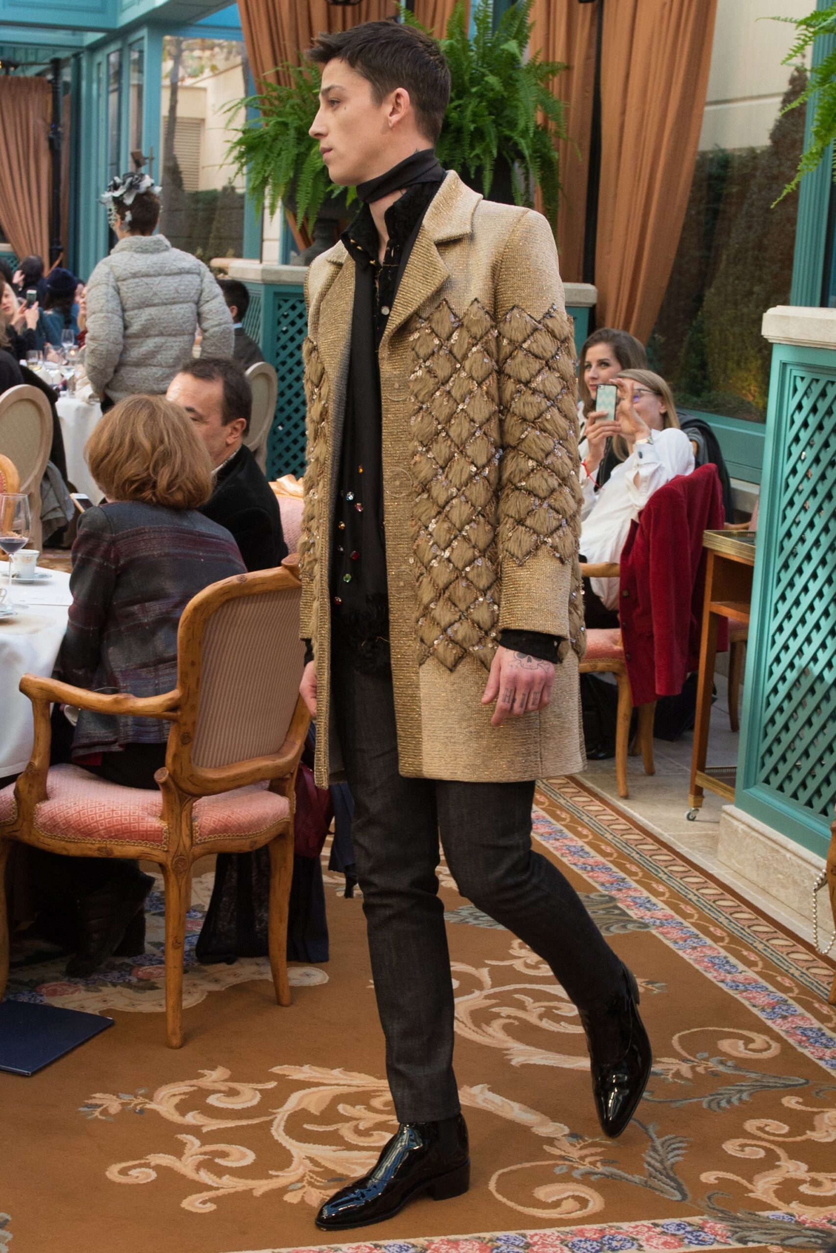 Chanel F/W 17 Look 563