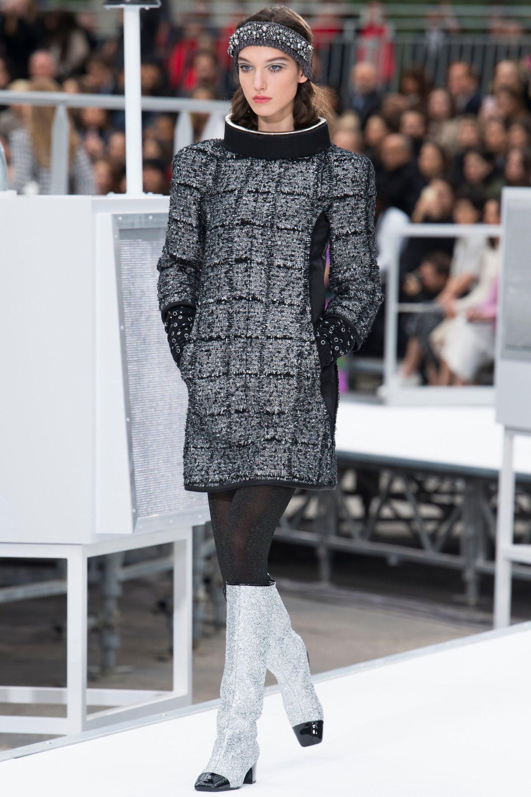 Chanel F/W 17 Look 241