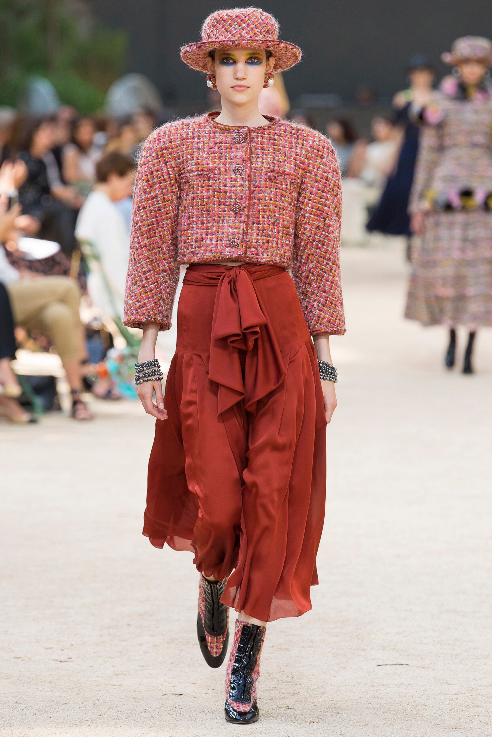 Chanel F/W 17 Couture Look 327