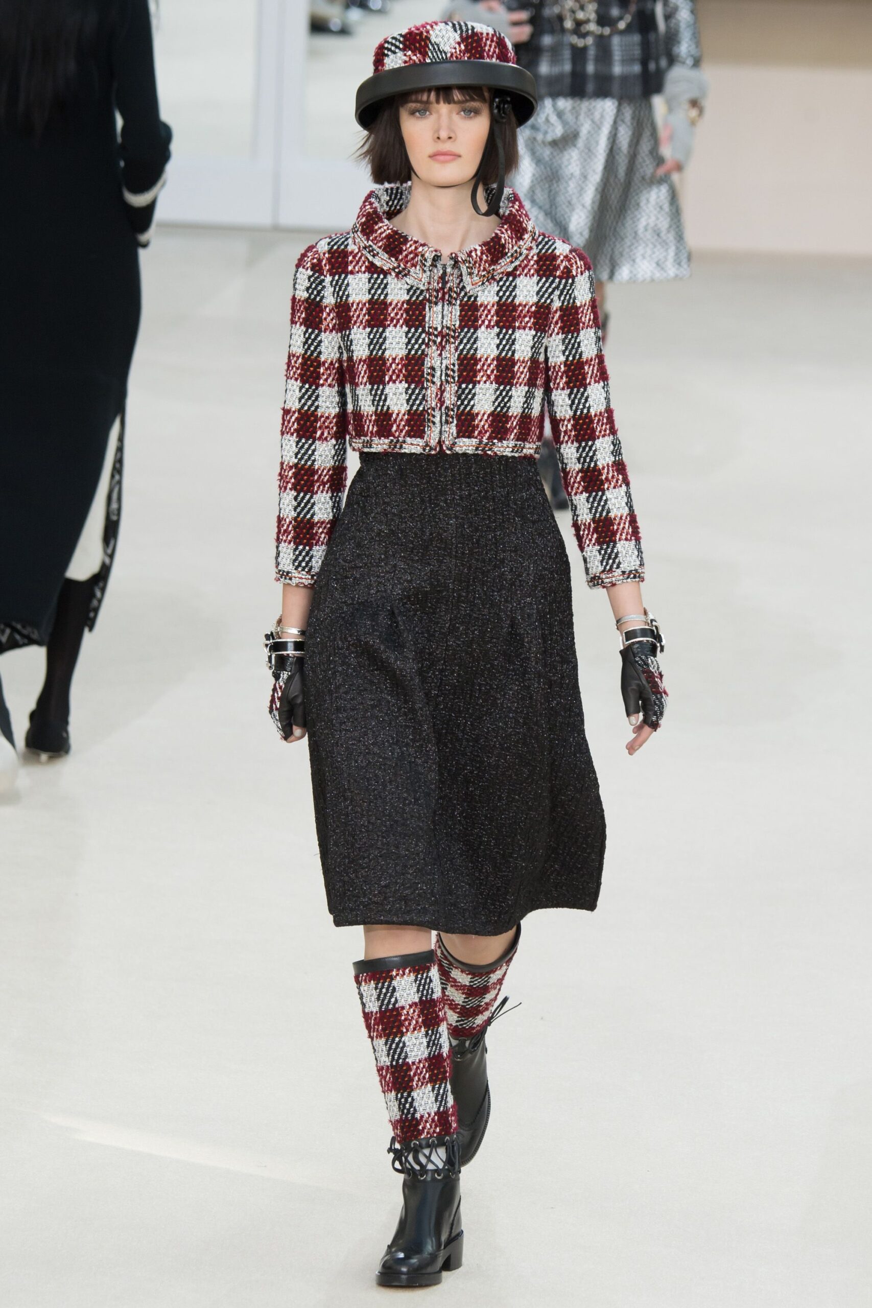 Chanel F/W 16 Look 315