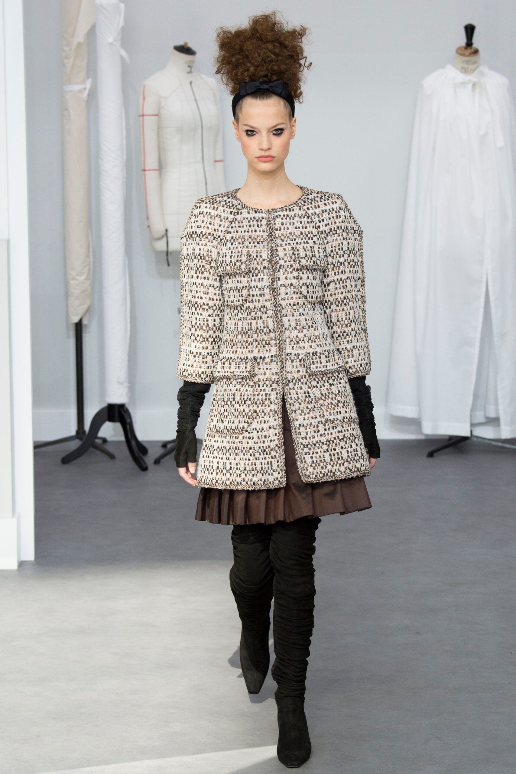 Chanel F/W 16 Couture Look 334