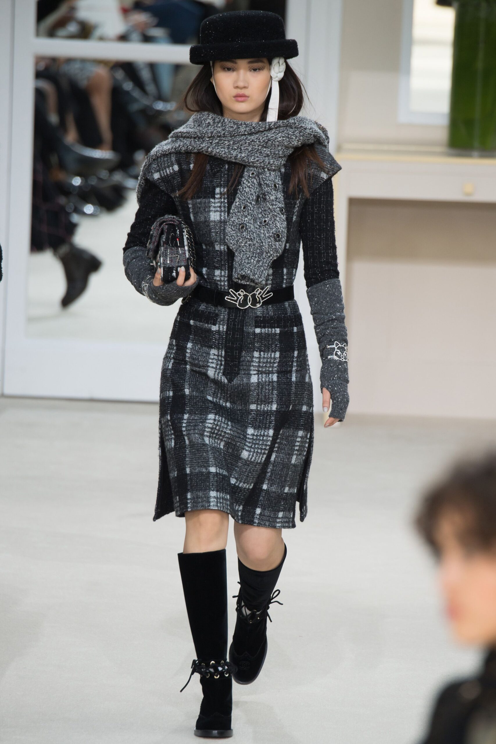 Chanel F/W 16 Look 369