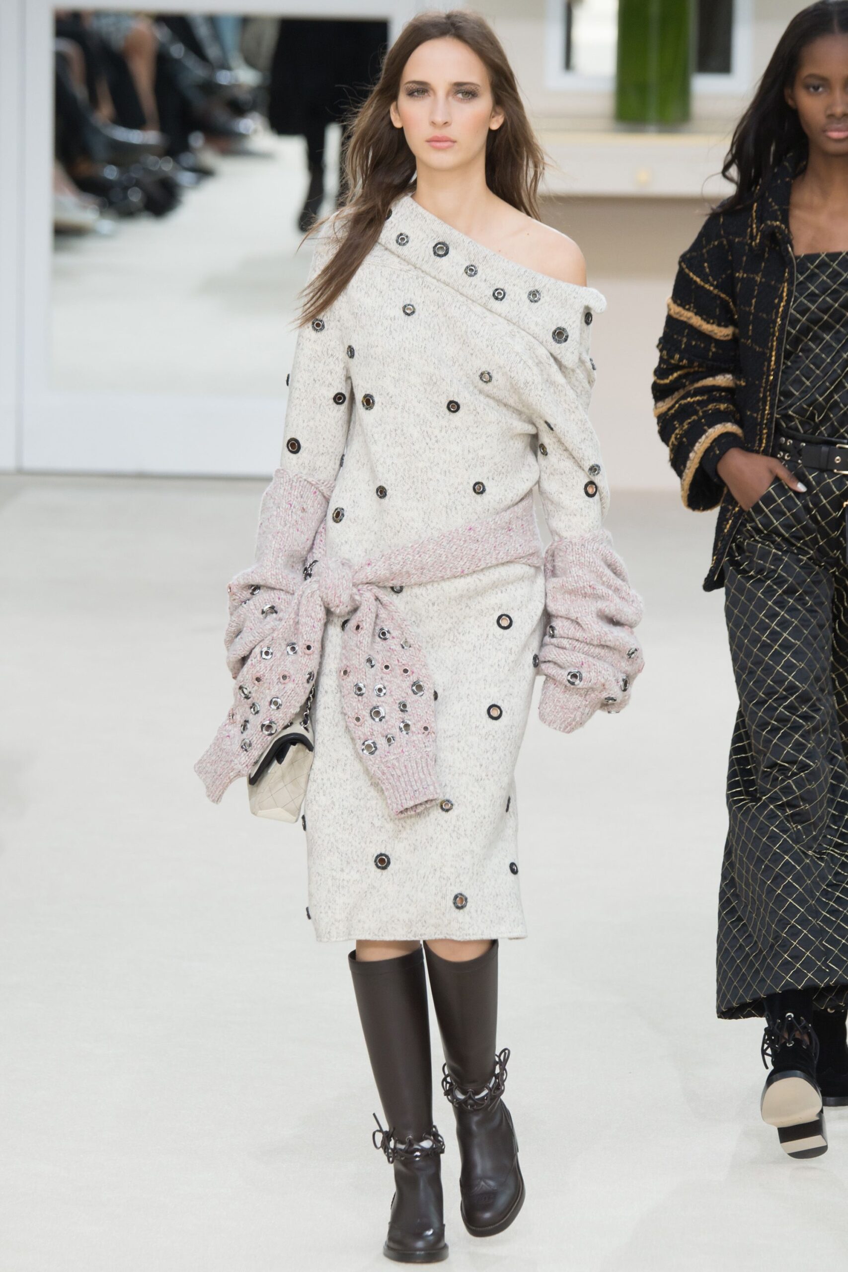 Chanel F/W 16 Look 404