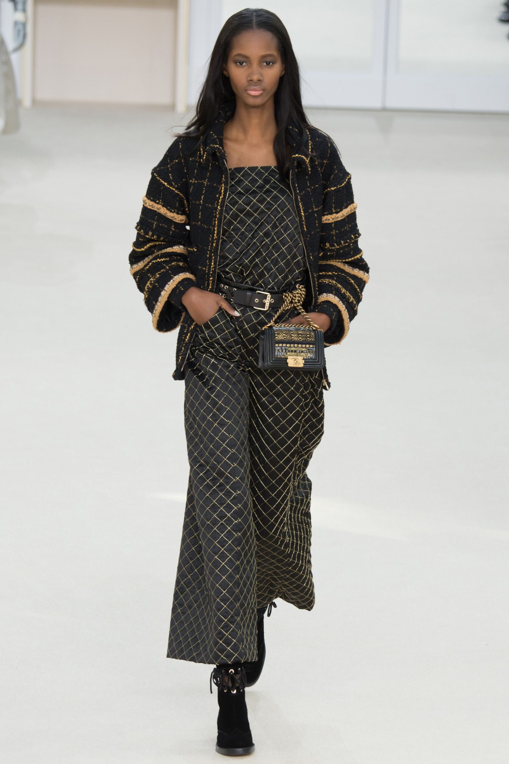 Chanel F/W 16 Look 420