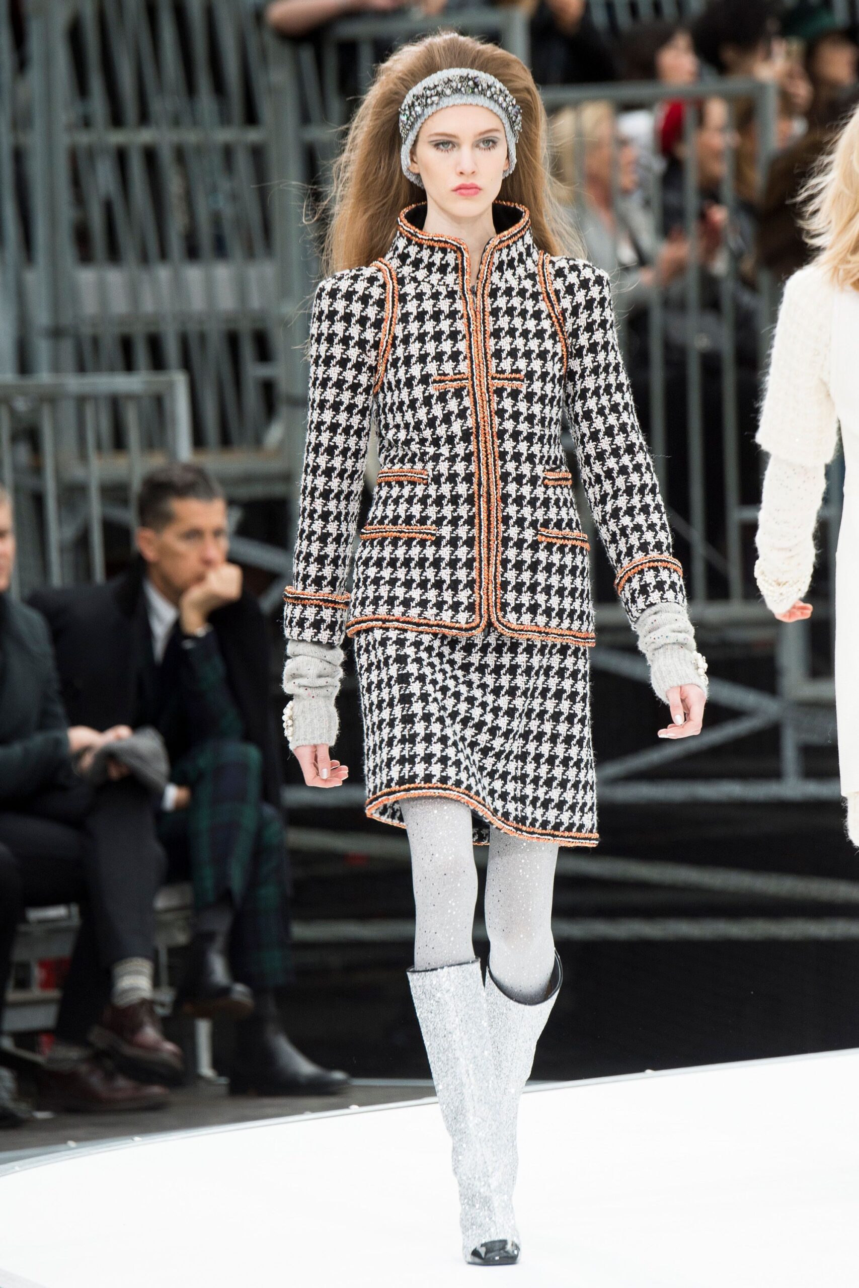 Chanel F/W 17 Look 326