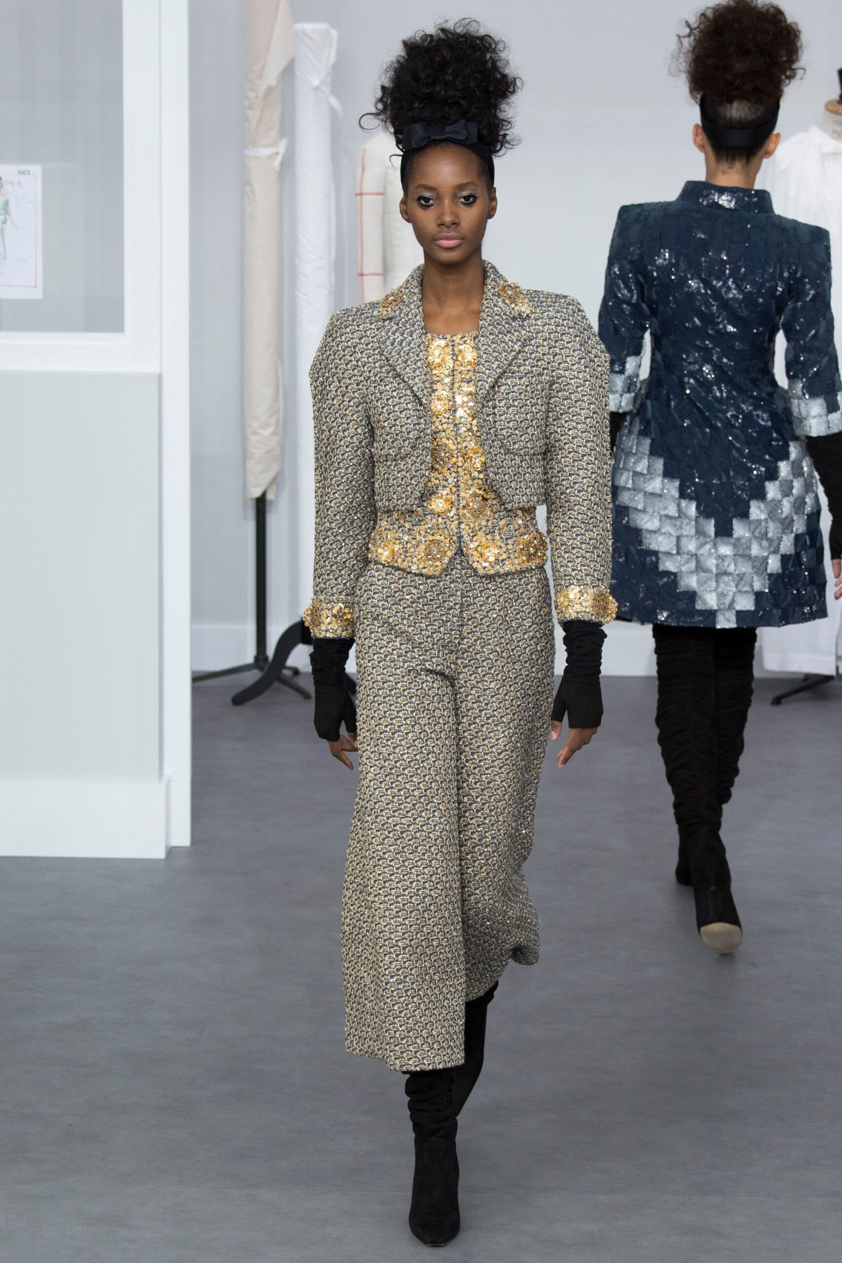 Chanel F/W 16 Couture Look 526
