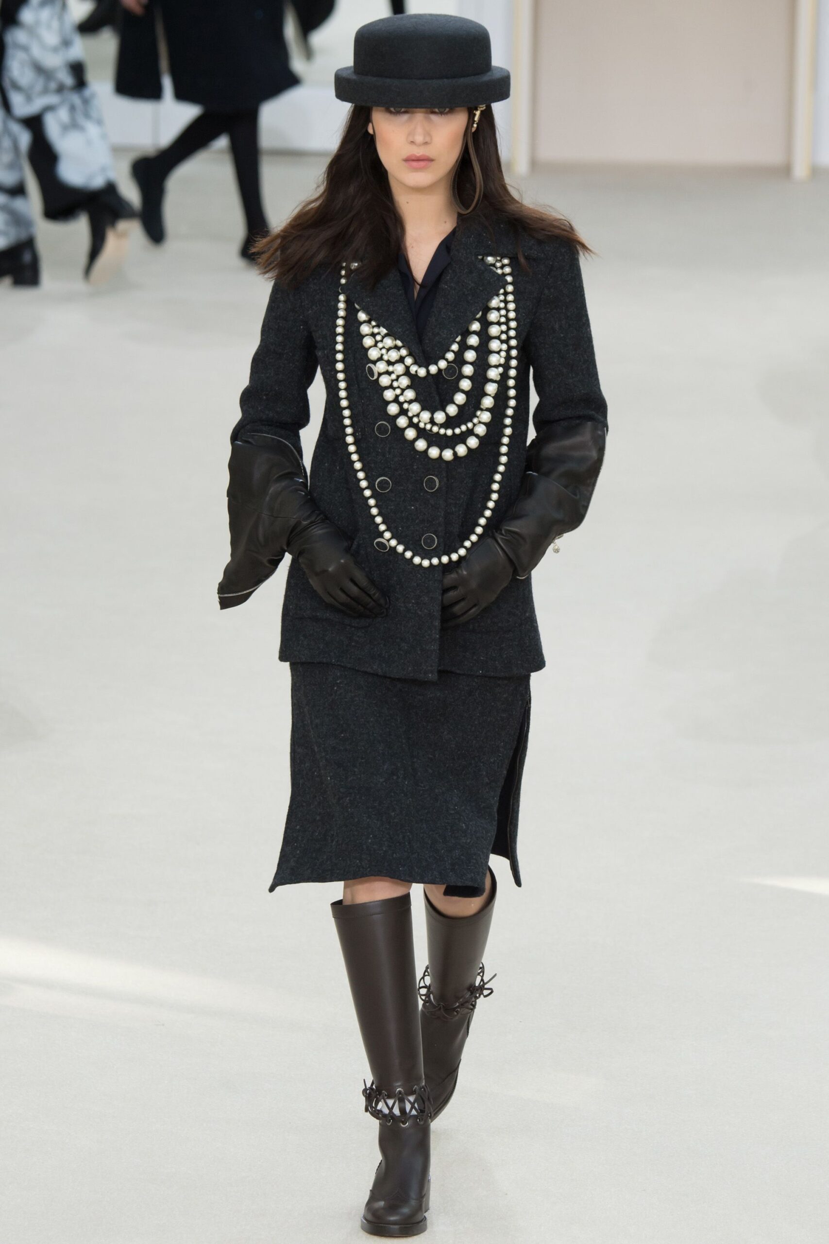 Chanel F/W 16 Look 569