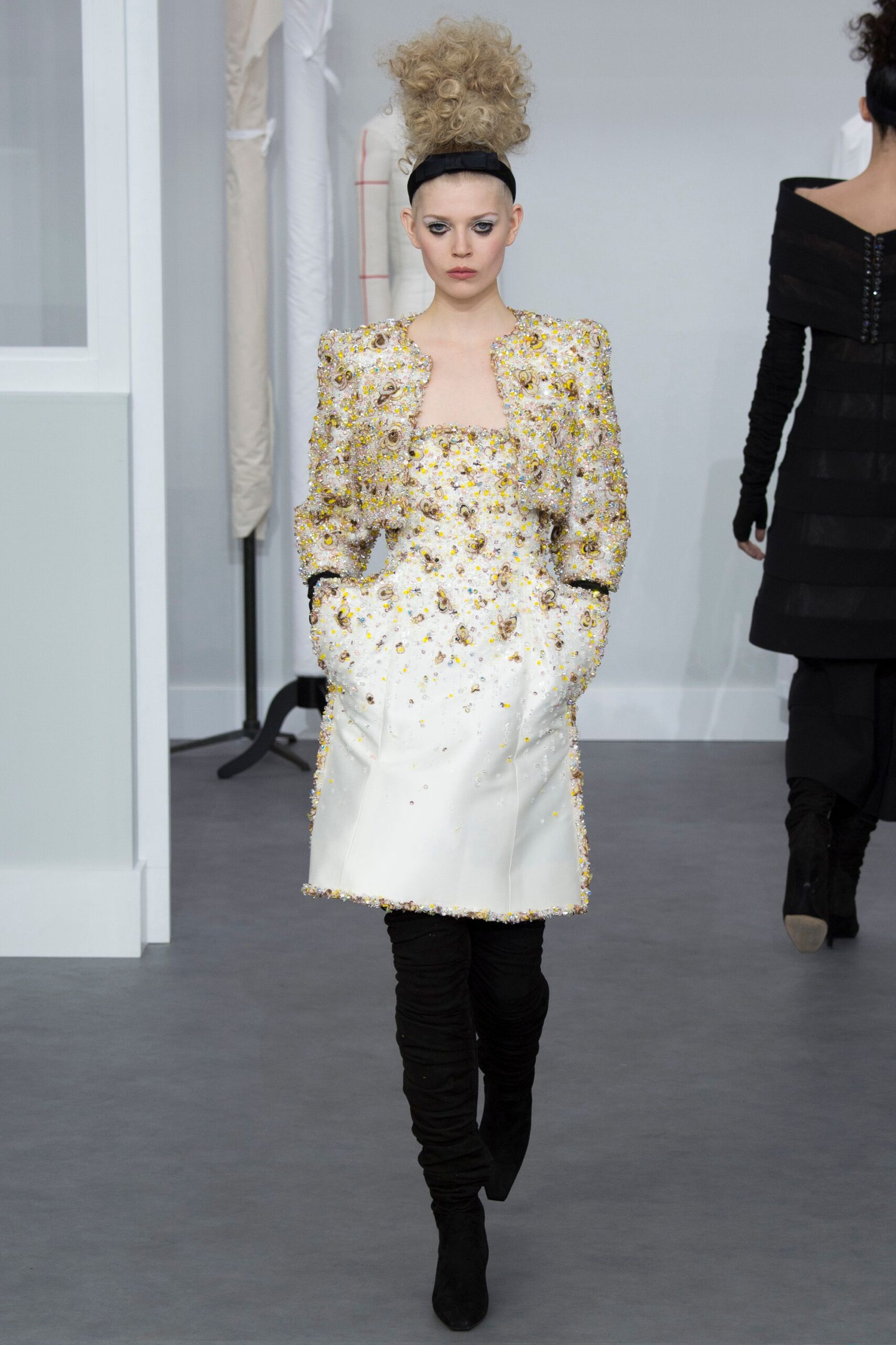 Chanel F/W 16 Couture Look 548