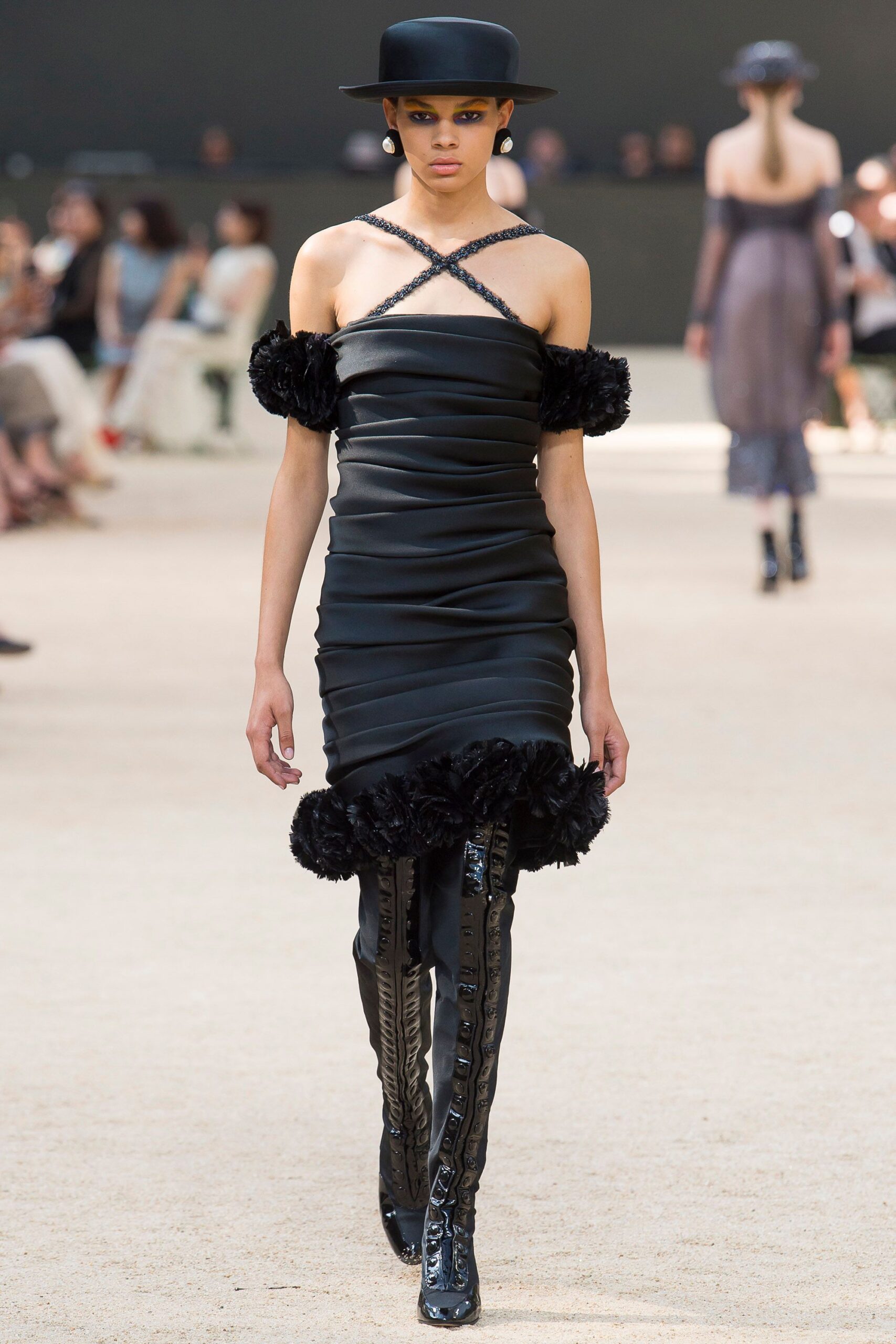 Chanel F/W 17 Couture Look 581
