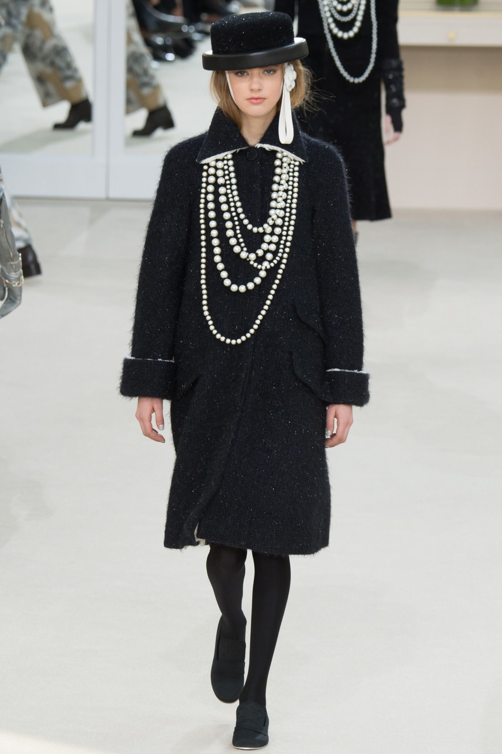 Chanel F/W 16 Look 611