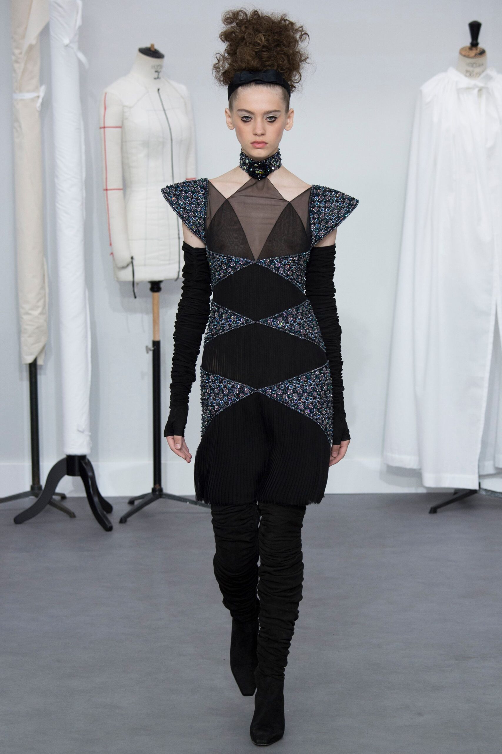 Chanel F/W 16 Couture Look 569