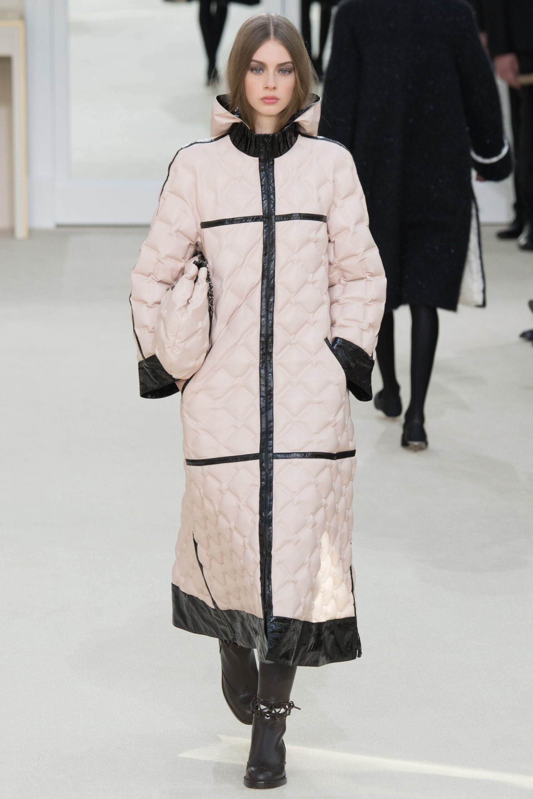 Chanel F/W 16 Look 673