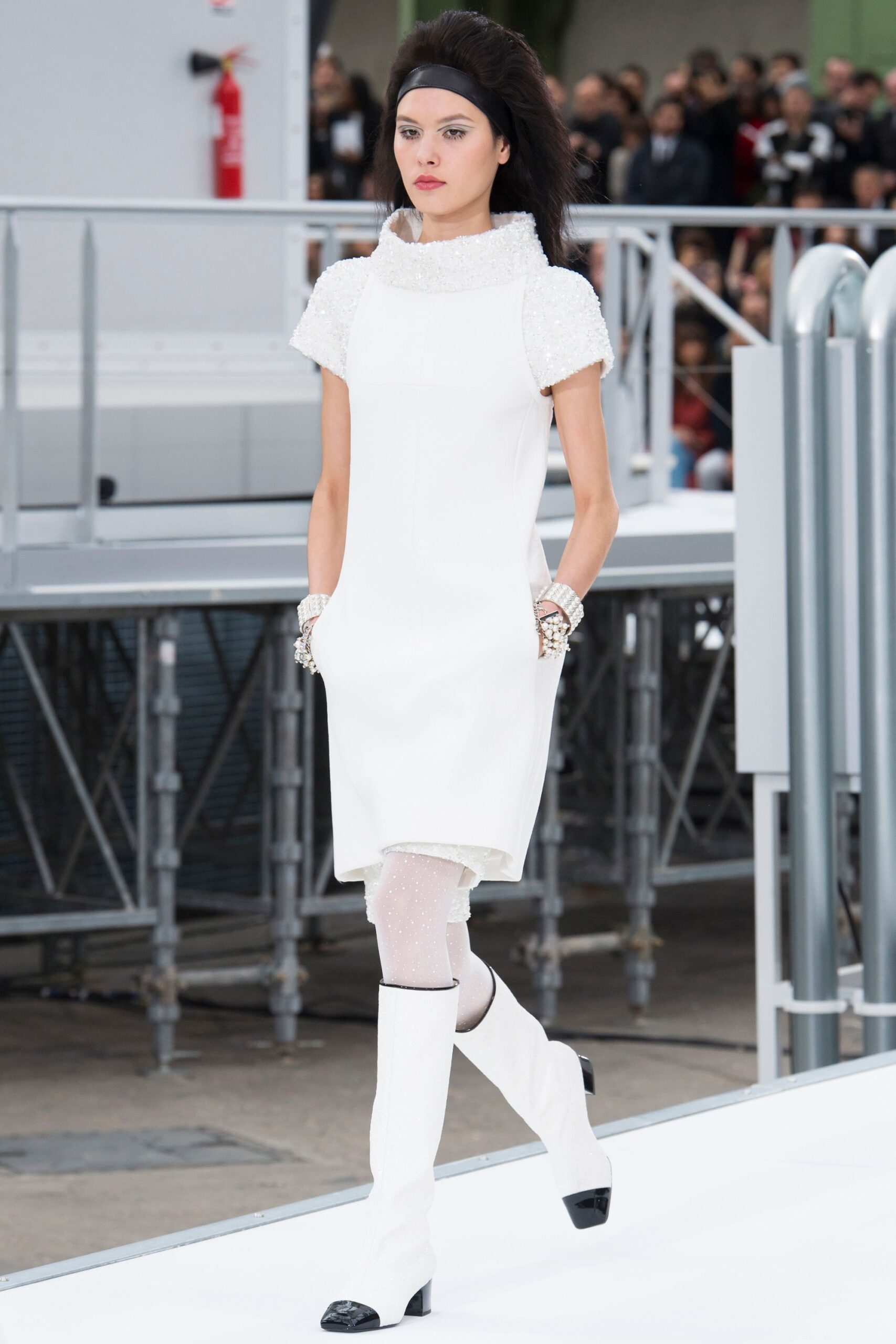 Chanel F/W 17 Look 415