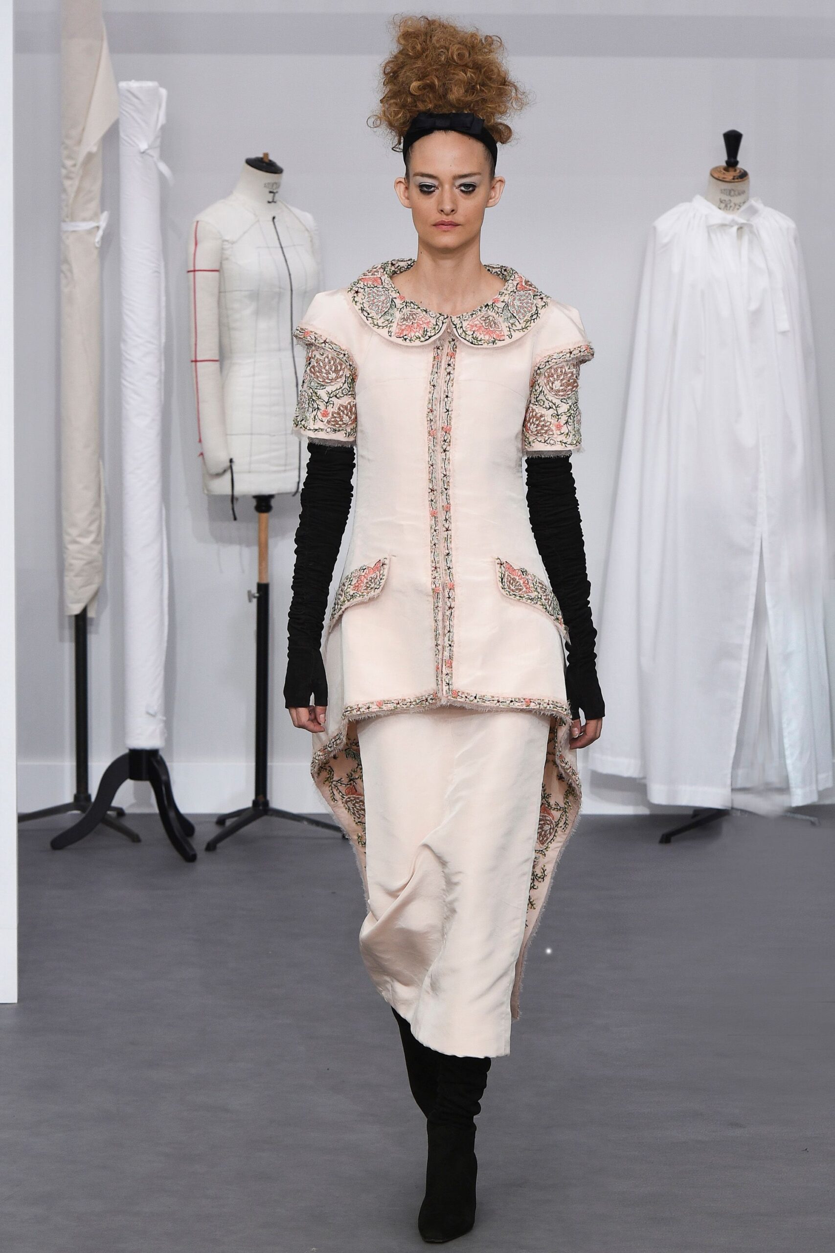 Chanel F/W 16 Couture Look 619