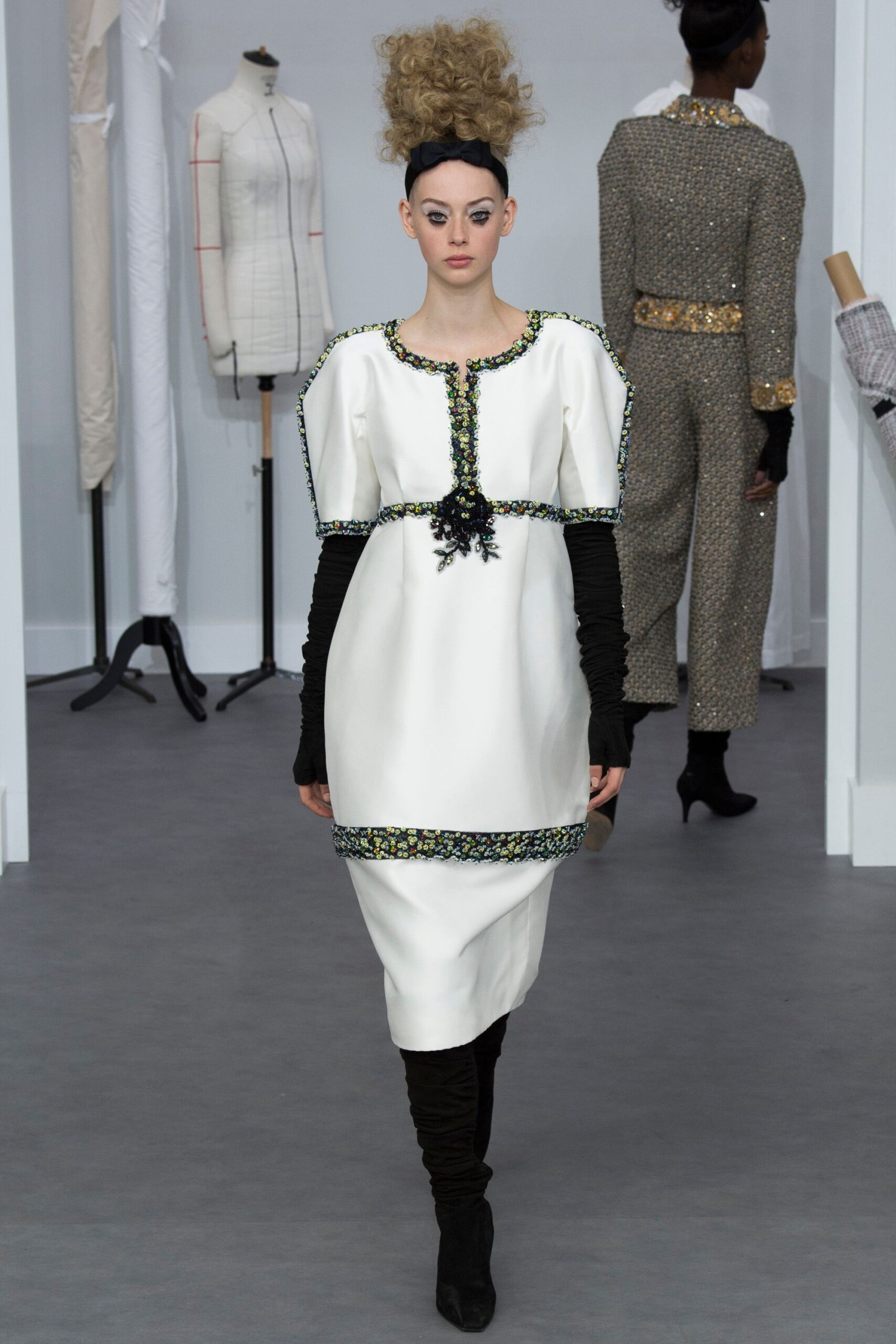 Chanel F/W 16 Couture Look 642